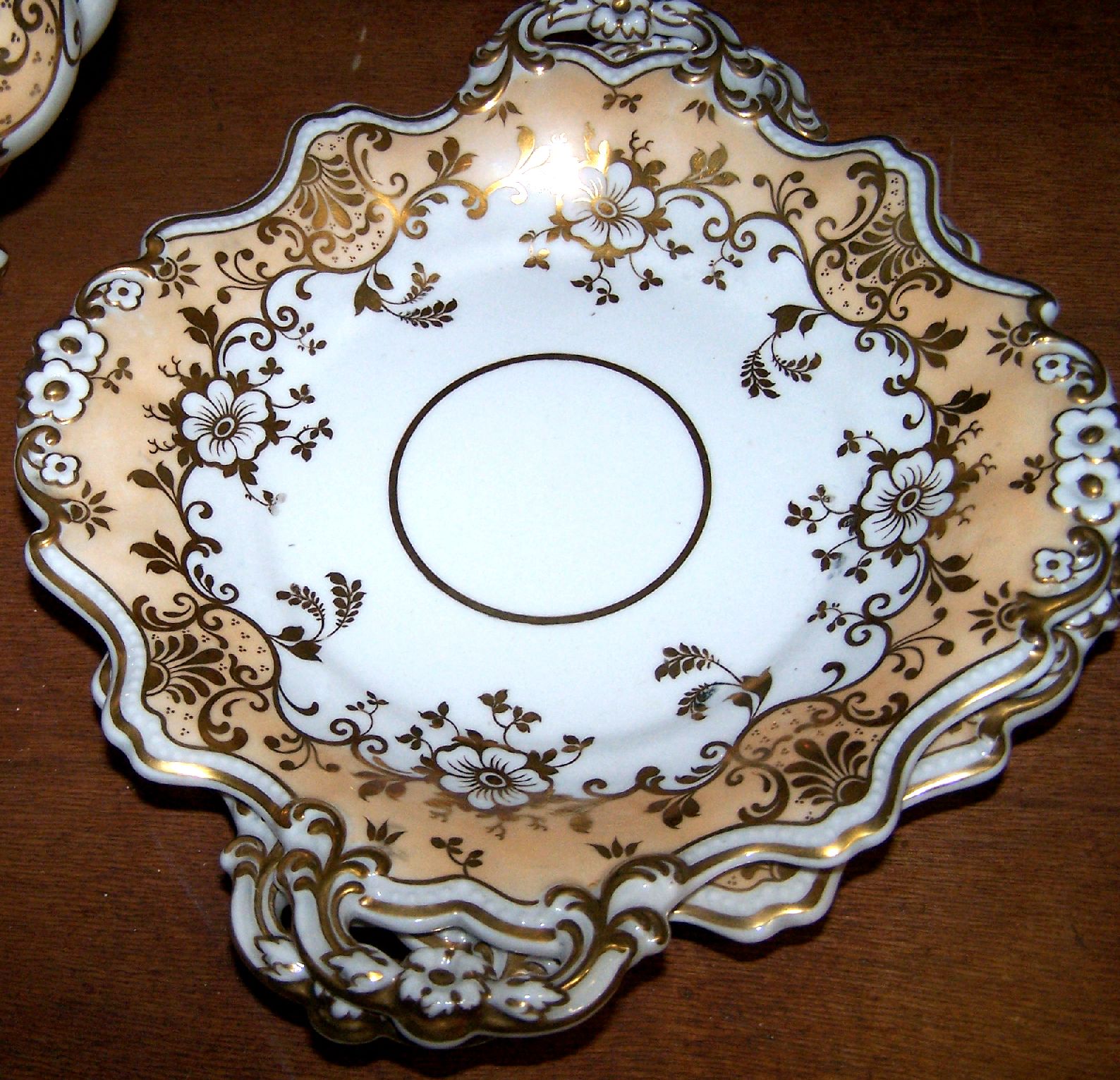 EXTENSIVE RIDGWAYS DINNER SERVICE