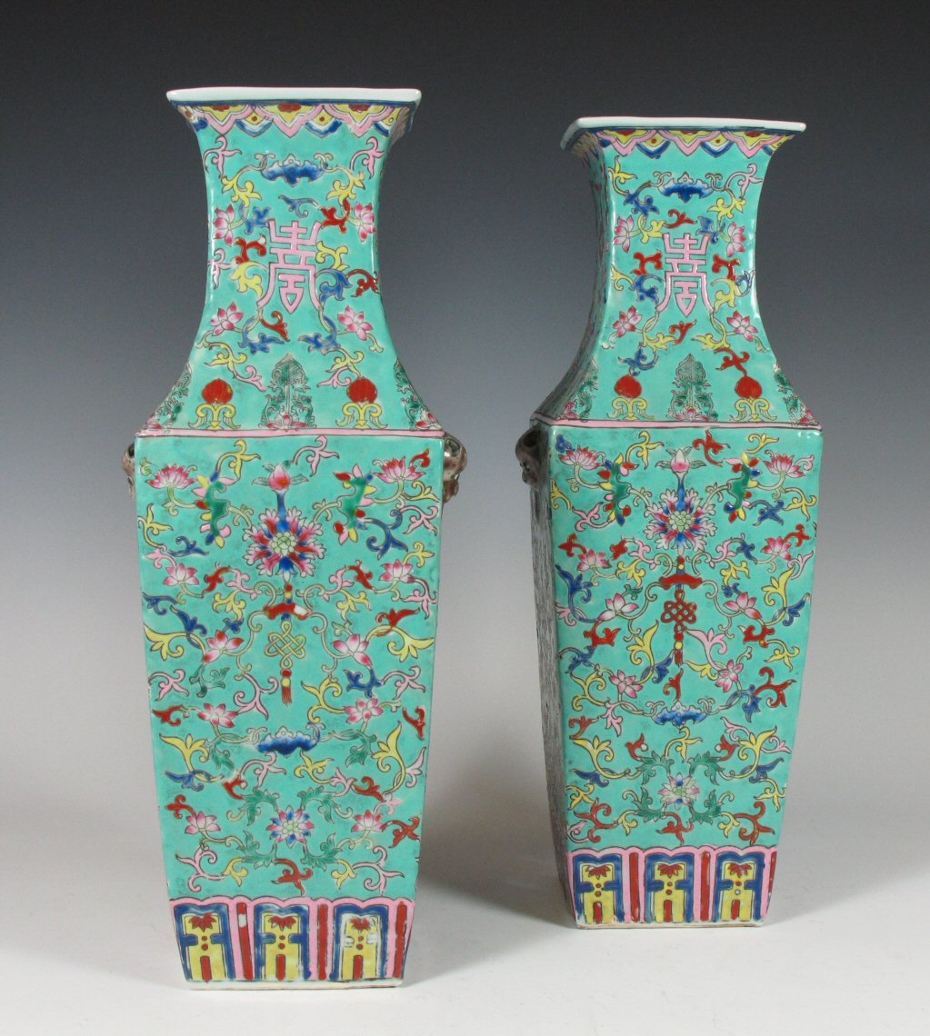 A pair of early 20th century Chinese vases