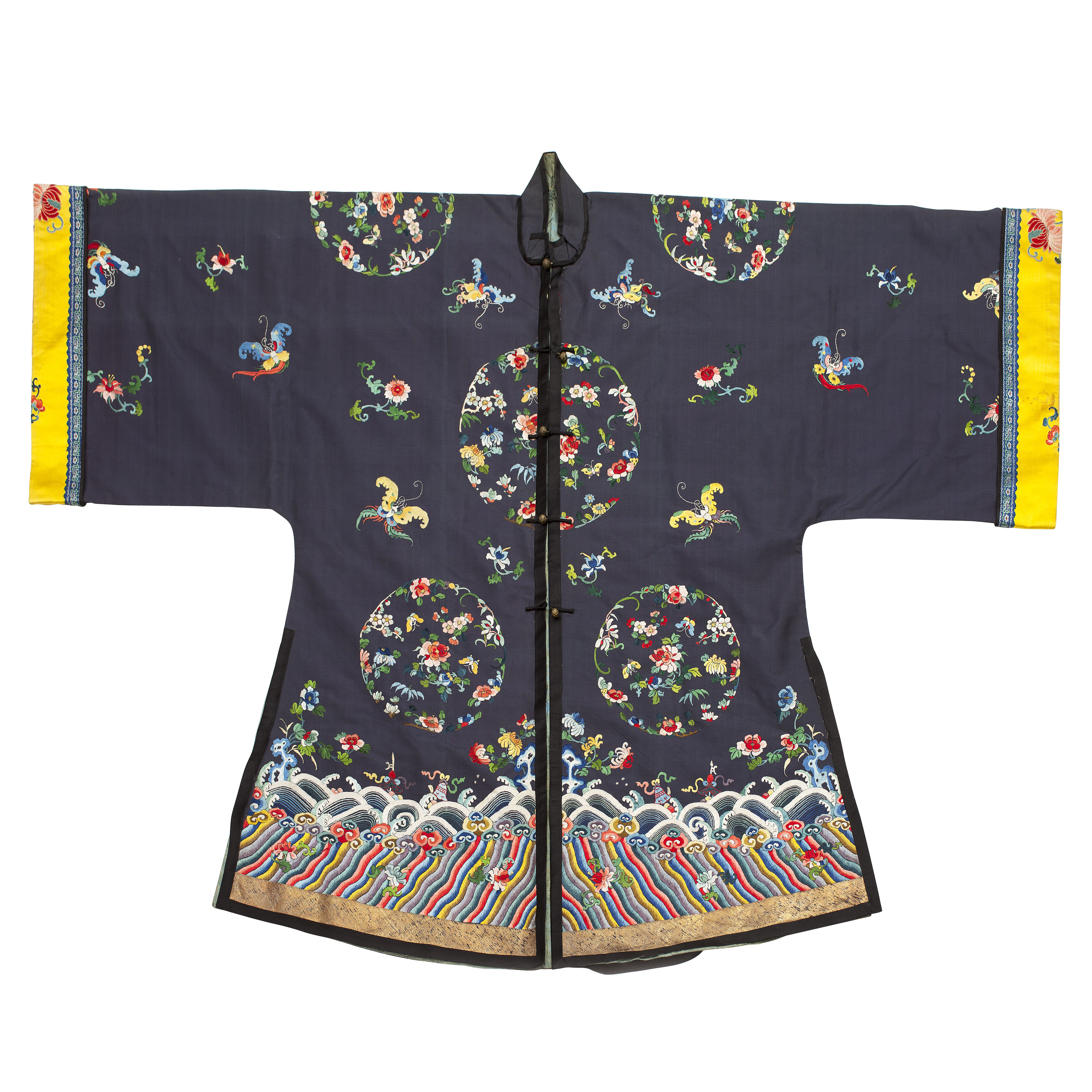 CHINESE SILK EMBROIDERED DAY ROBE