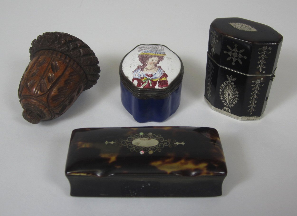 CARVED WOODEN NUTMEG GRATER