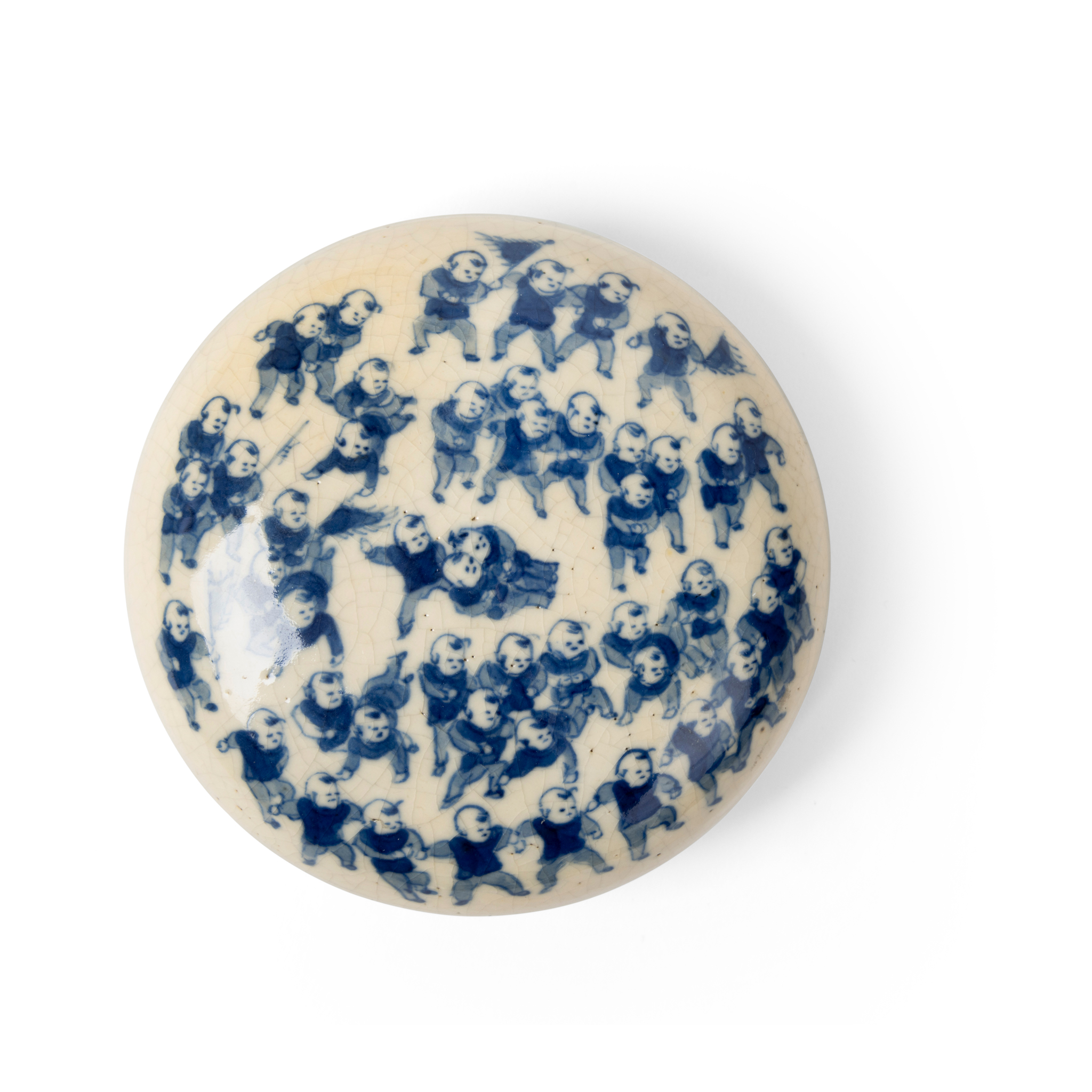 CHINESE GE-TYPE CRACKLE-GLAZED AND UNDERGLAZE BLUE 'BOYS AT PLAY' CIRCULAR BOX AND COVER
