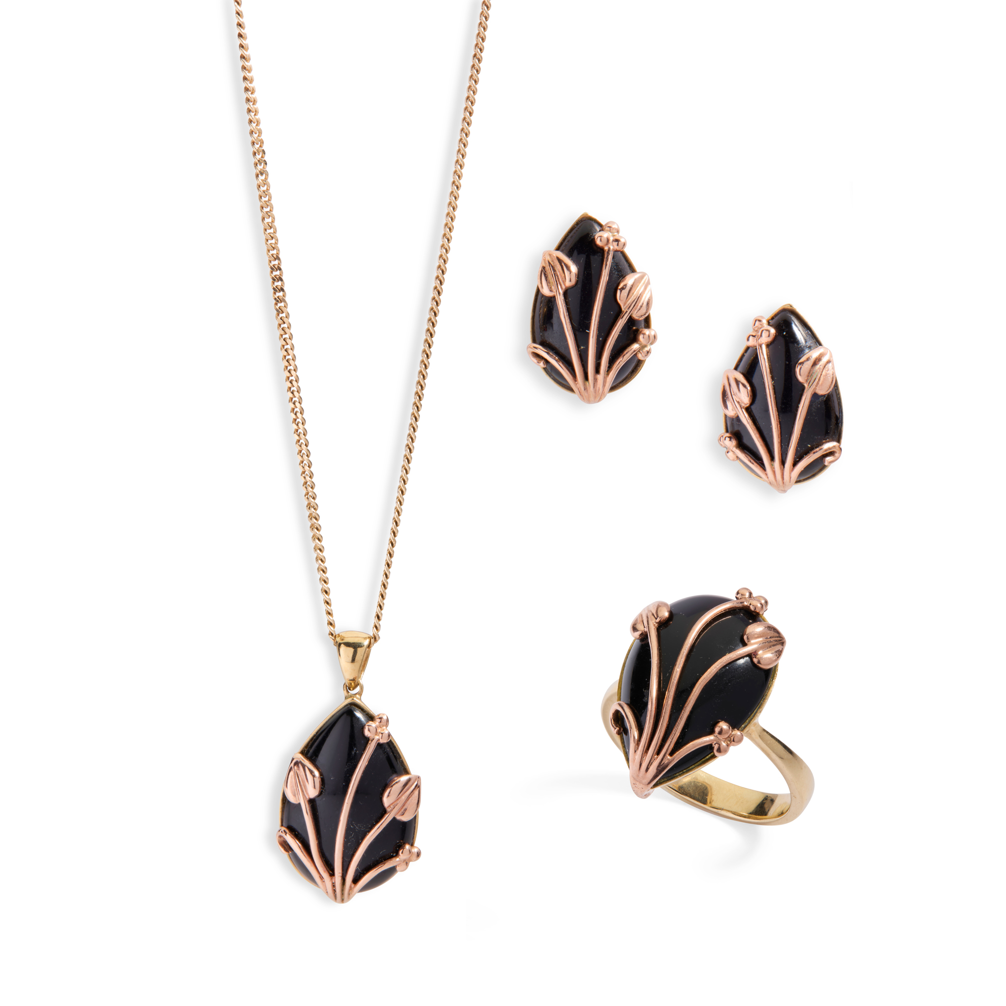 Clogau: A 9ct Welsh gold suite of jewellery