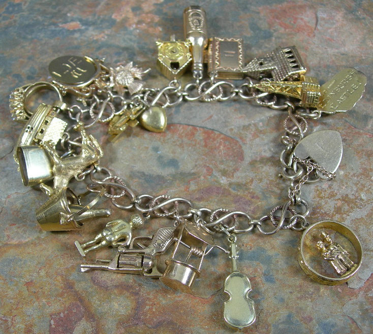 A 9ct gold fancy link bracelet,