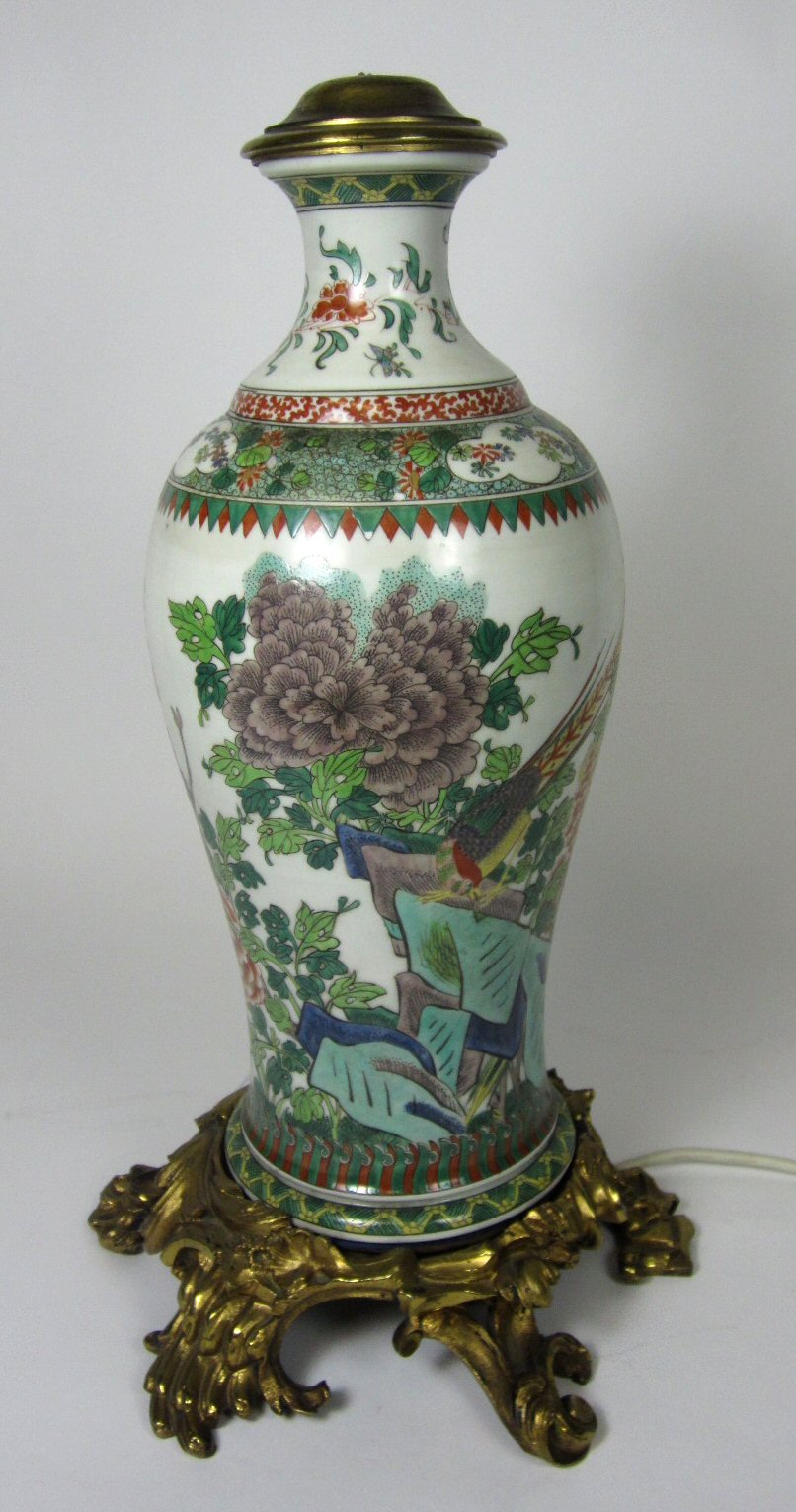 CHINESE FAMILLE VERTE PORCELAIN VASE
