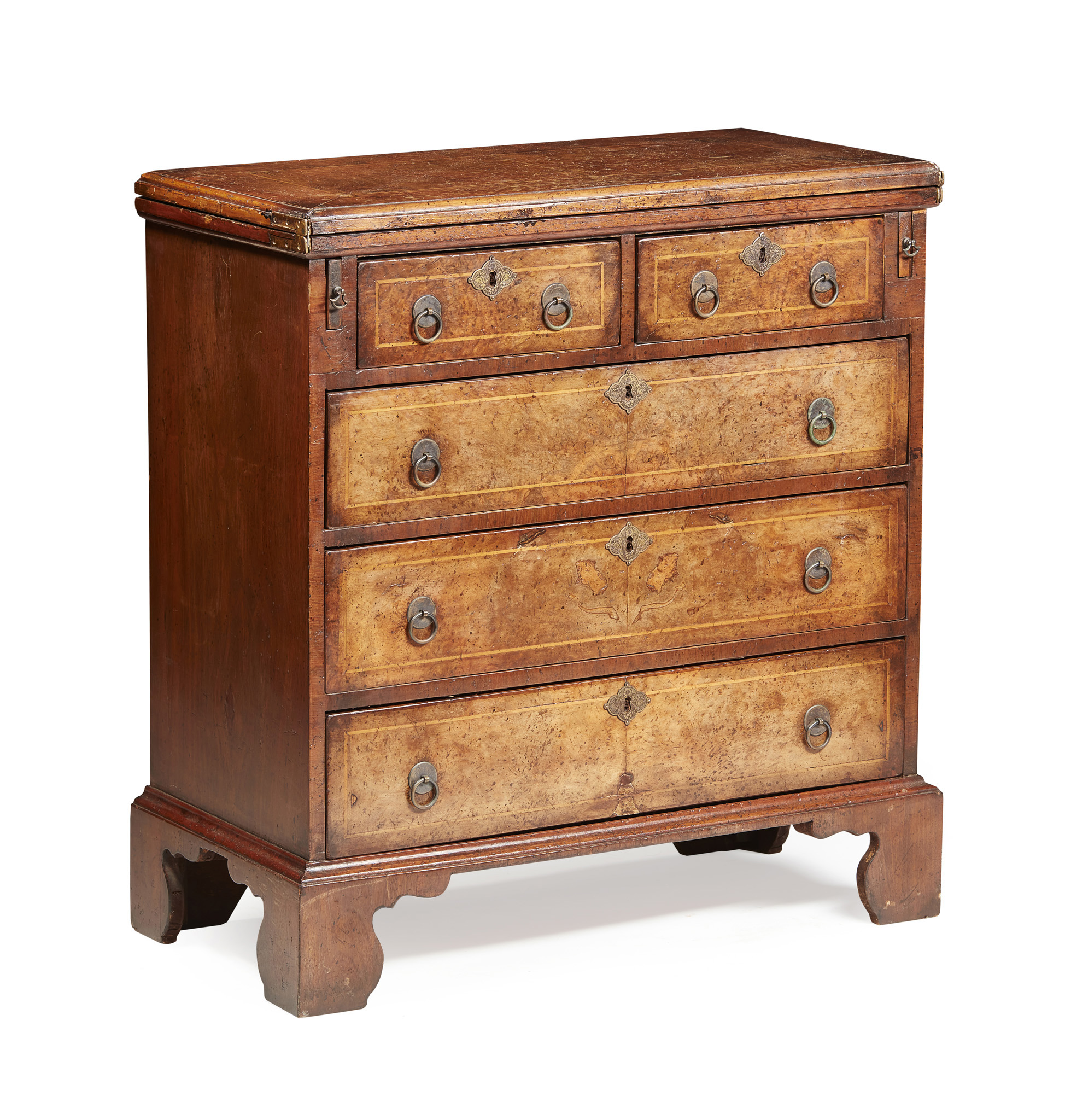 GEORGE I STYLE WALNUT BACHELOR'S CHEST