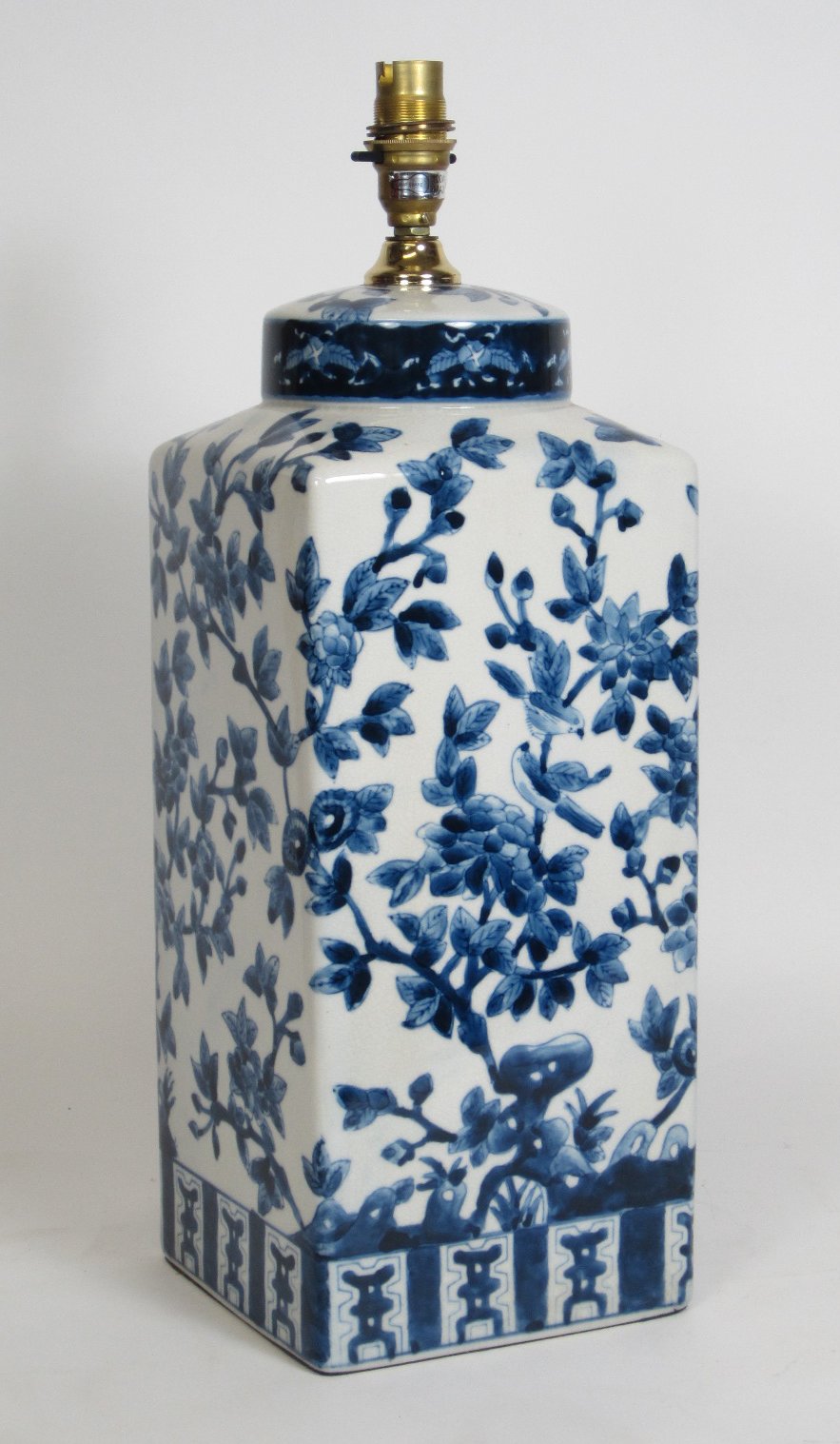 PAIR OF CHINESE STYLE PORCELAIN LAMP BASES