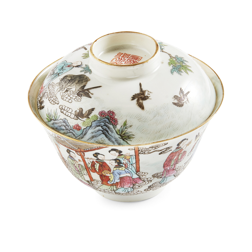 FAMILLE ROSE TEA BOWL AND COVER