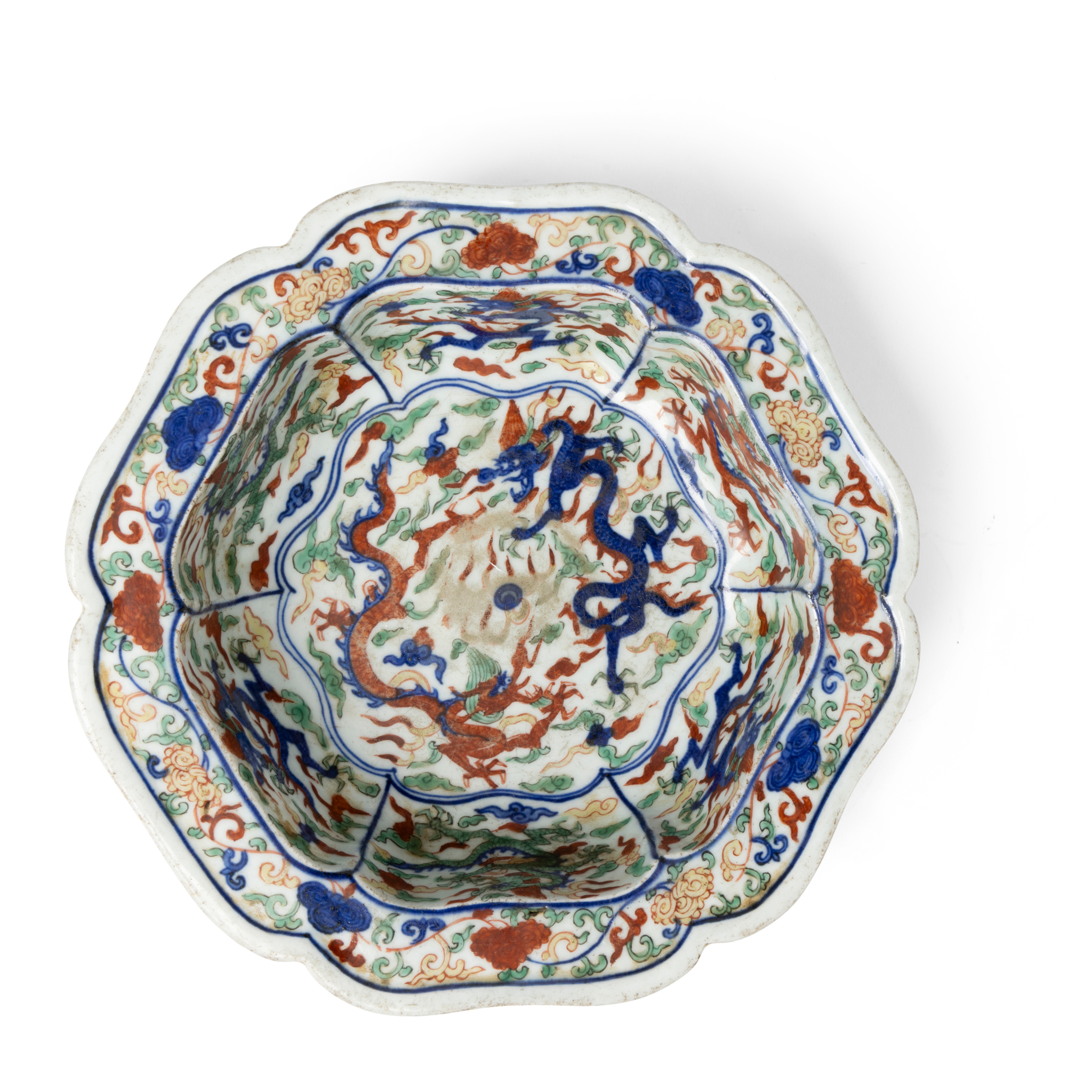 CHINESE WUCAI 'DRAGON' LOBED BASIN
