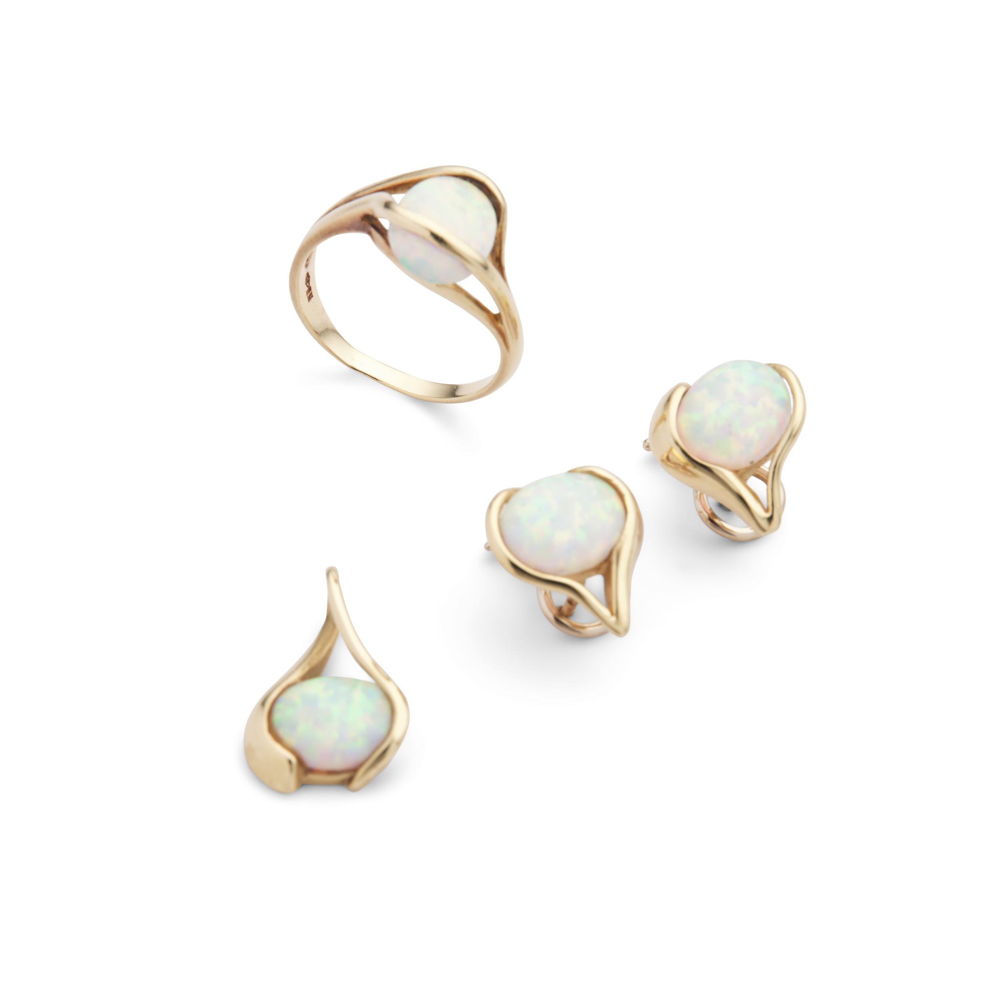 A part suite of synthetic opal jewellery