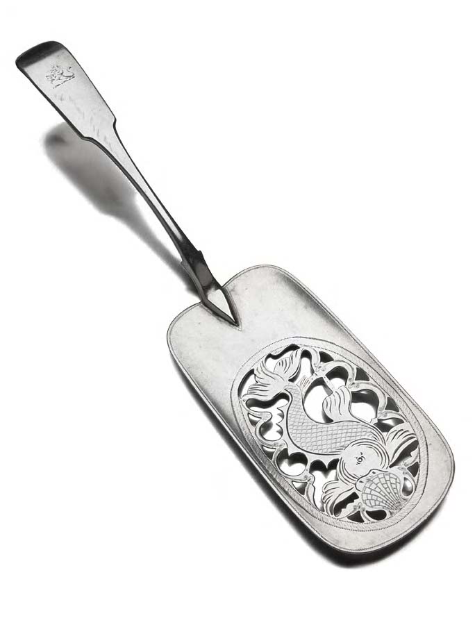 A George III Irish fish server,