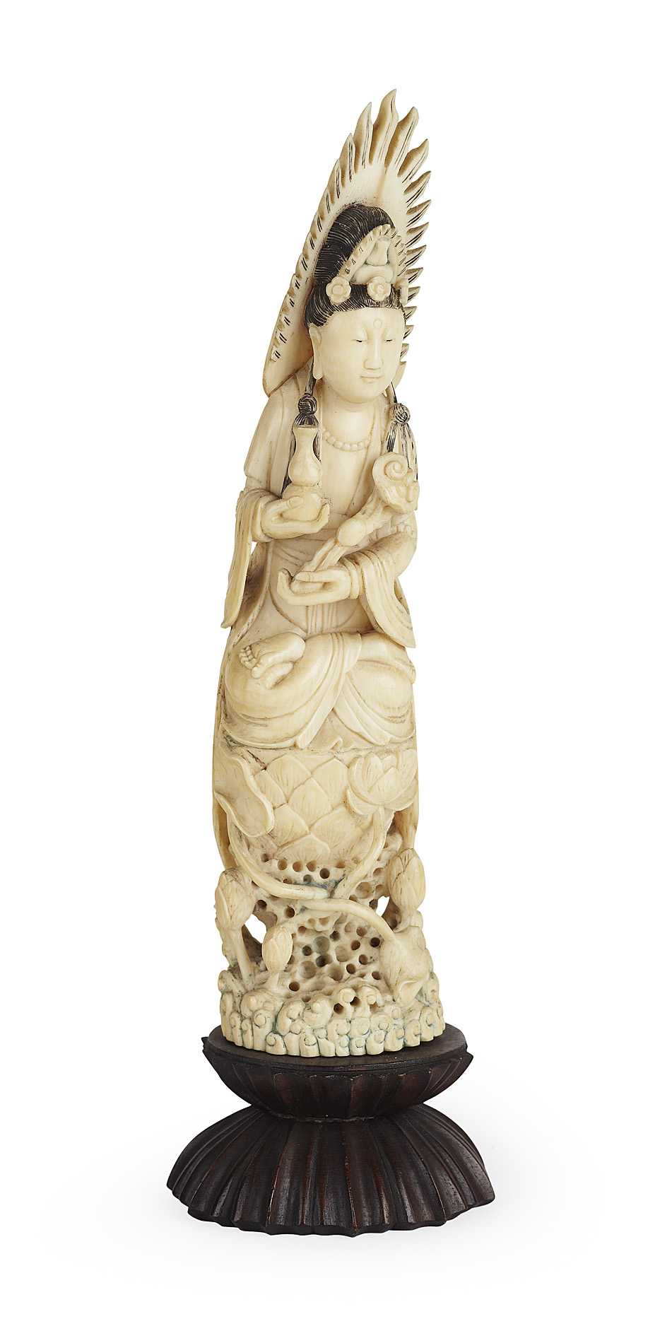 CHINESE CARVED IVORY FIGURE OF GUANYIN