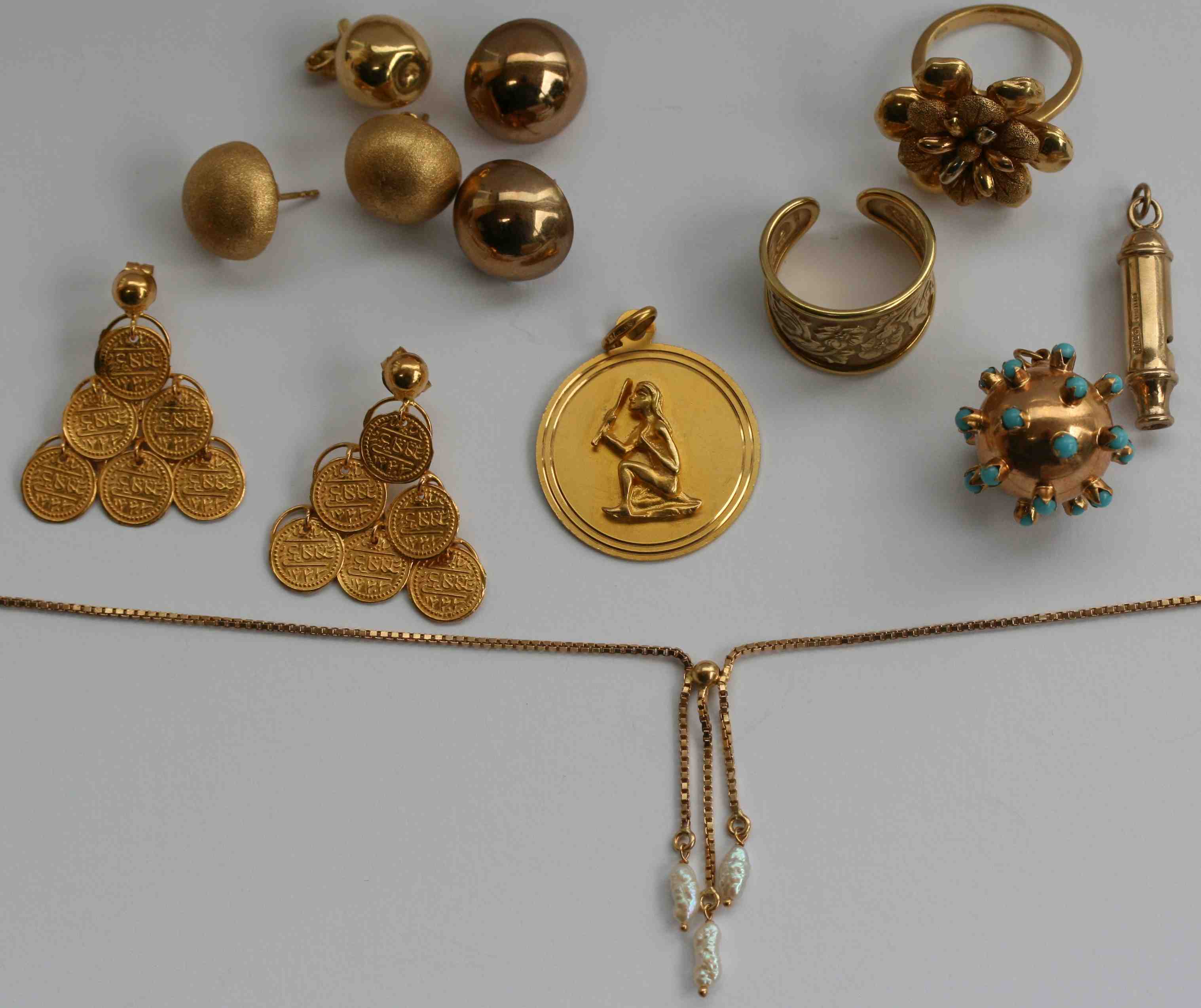 A group of gold and other jewellery to include