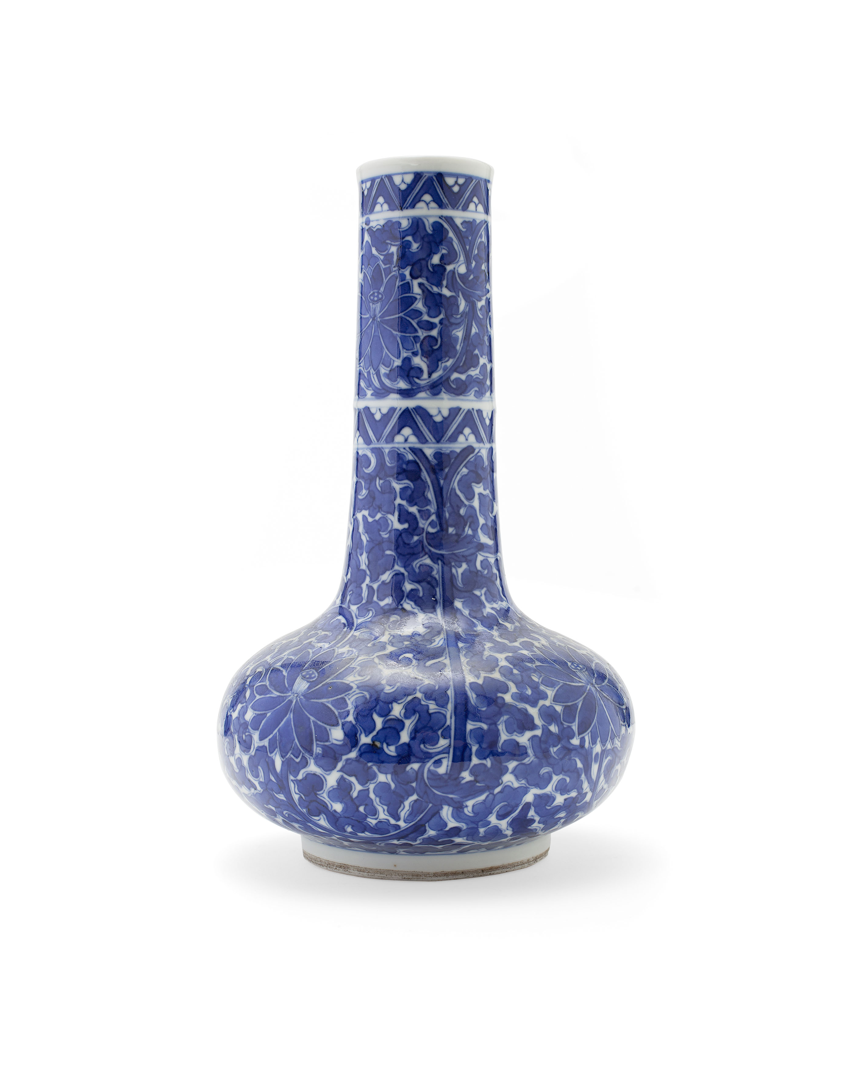 CHINESE BLUE AND WHITE BOTTLE VASE