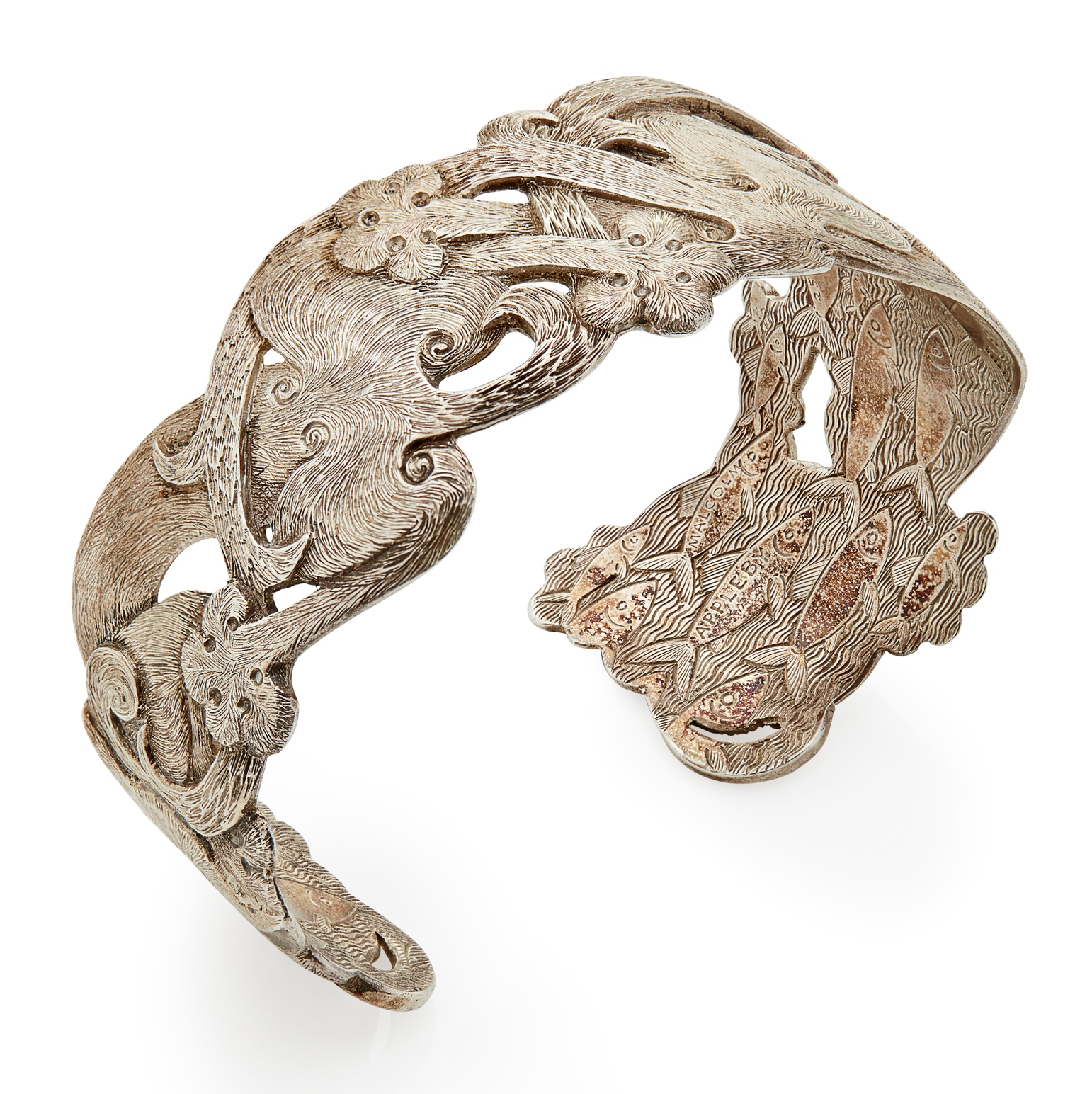MALCOLM APPLEBY - An engraved silver cuff