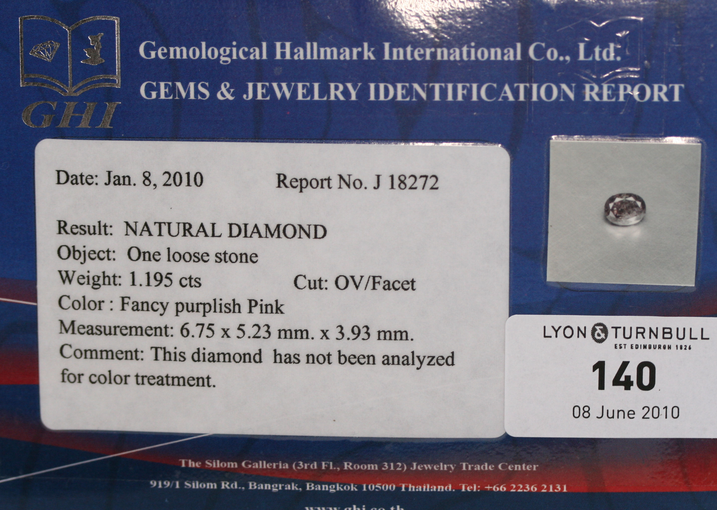 An unmounted oval cut diamond,