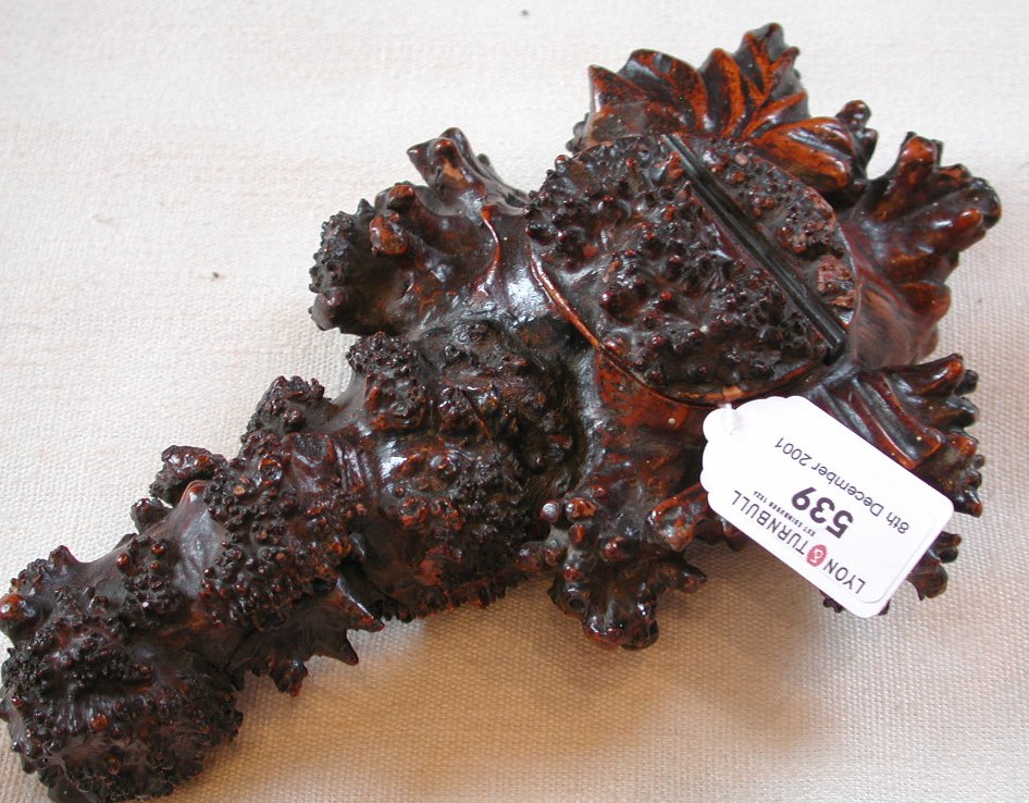 A Scottish 19th century rootwood snuff mull