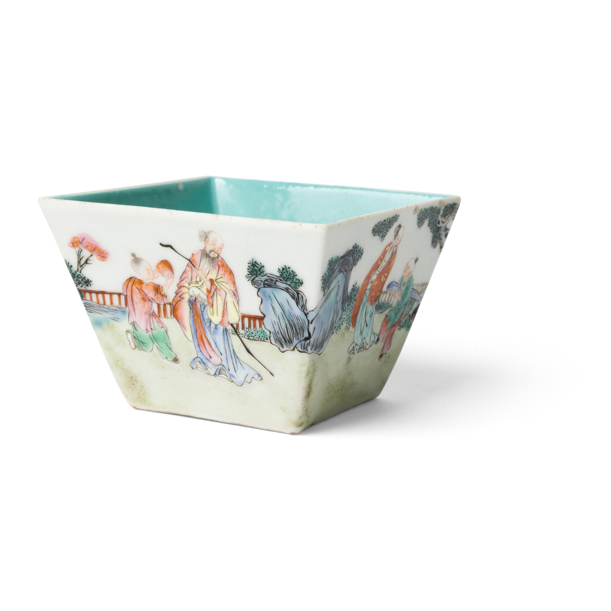 CHINESE FAMILLE ROSE 'FIGURAL' SQUARE-SECTION CUP