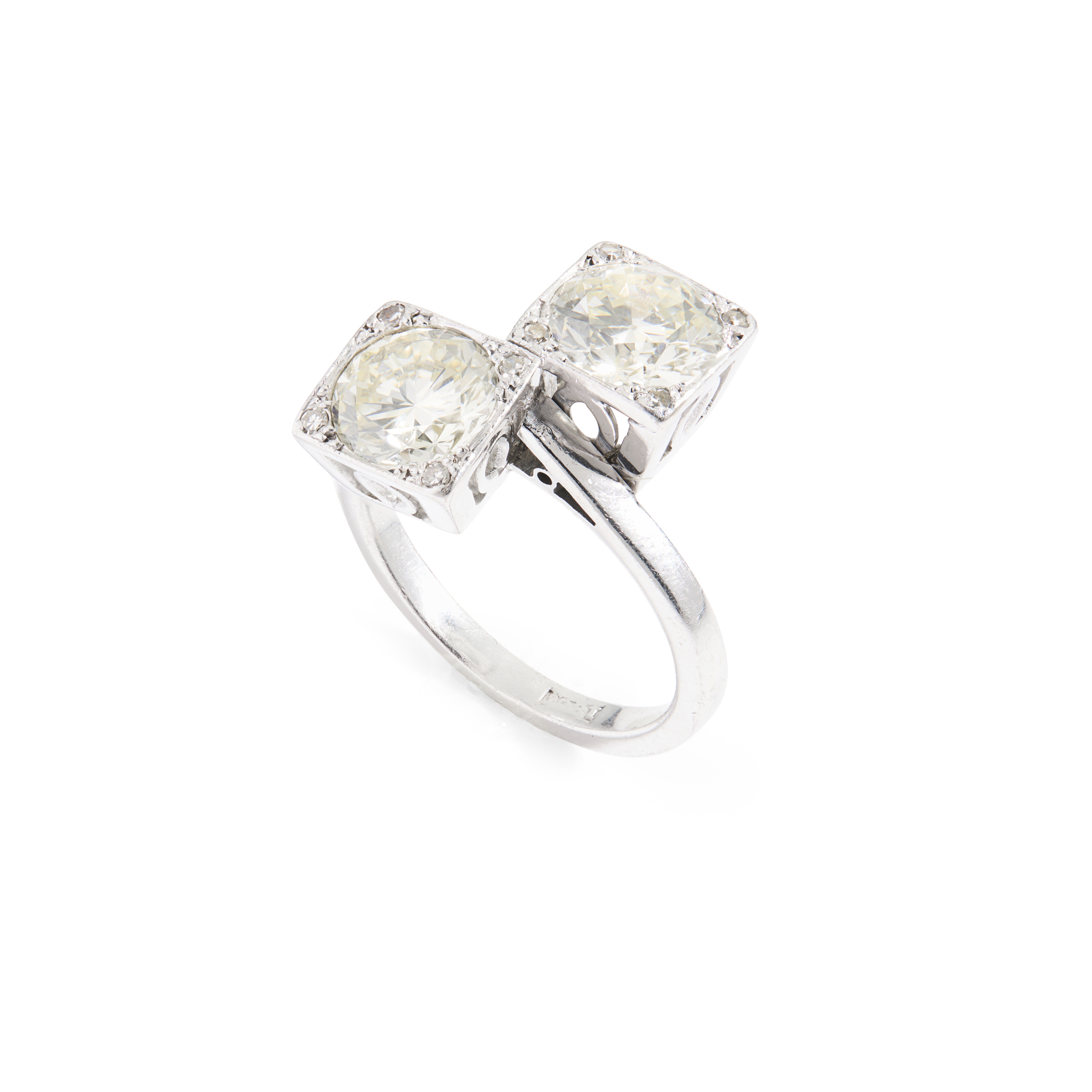 A diamond Moi-et-Toi ring