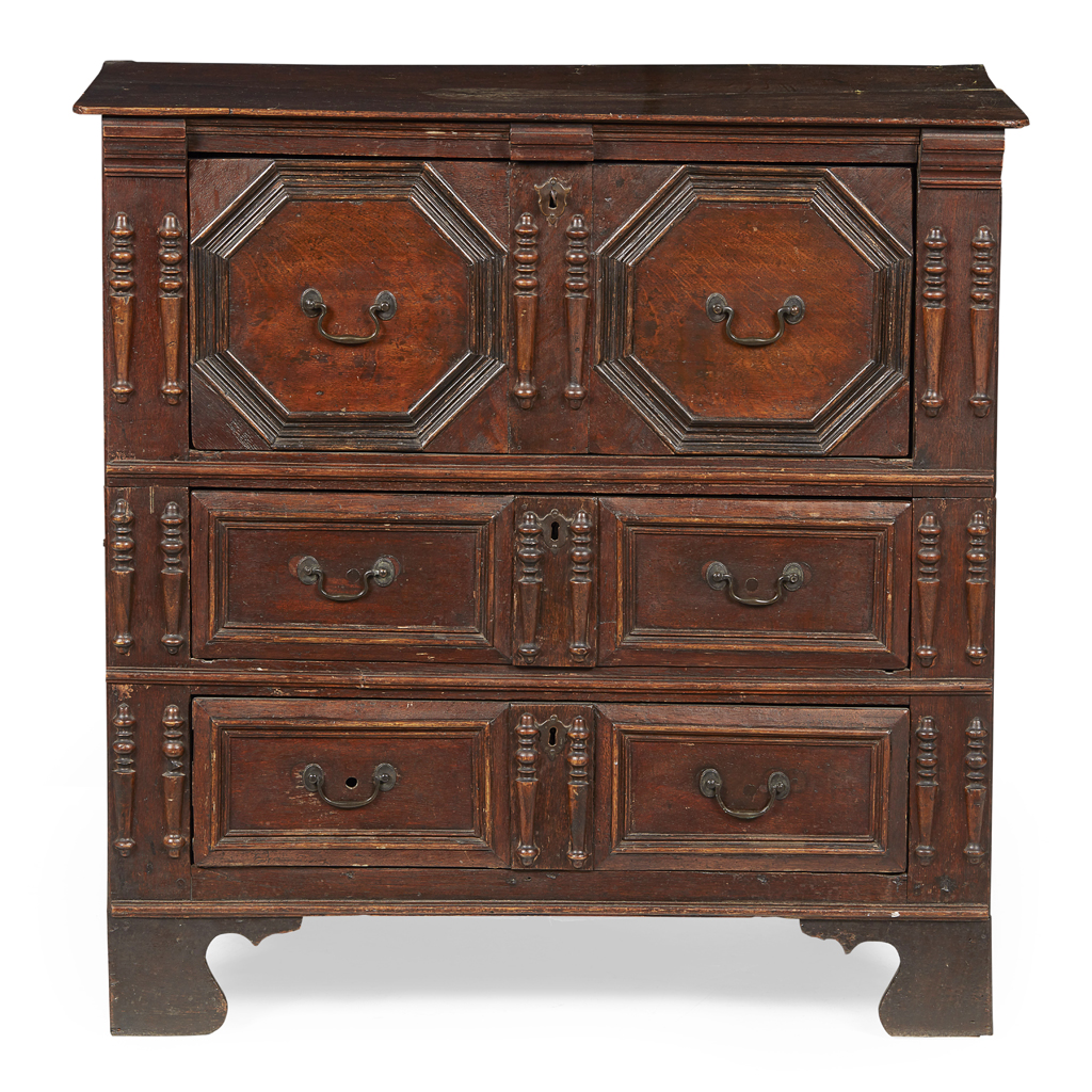 WILLIAM AND MARY OAK CHEST OF DRAWERS
