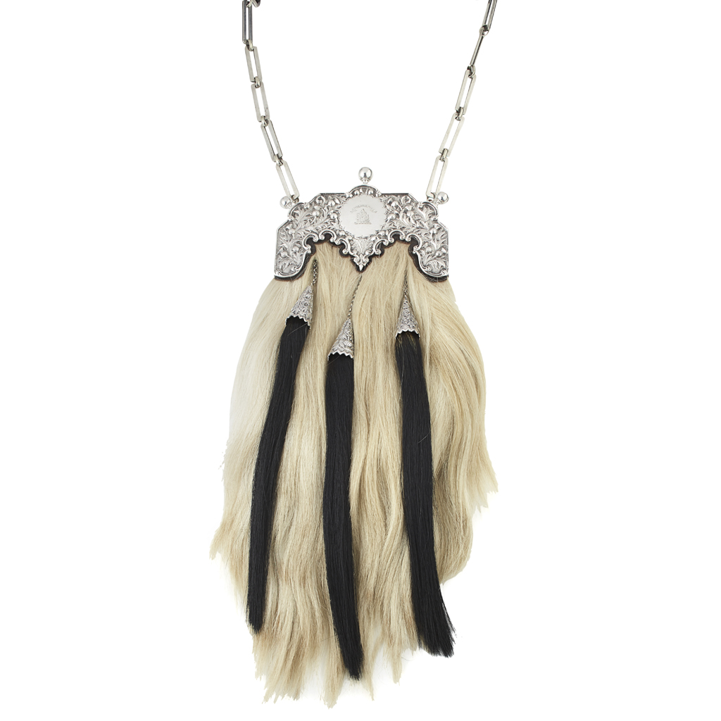 A SILVER MOUNTED SPORRAN