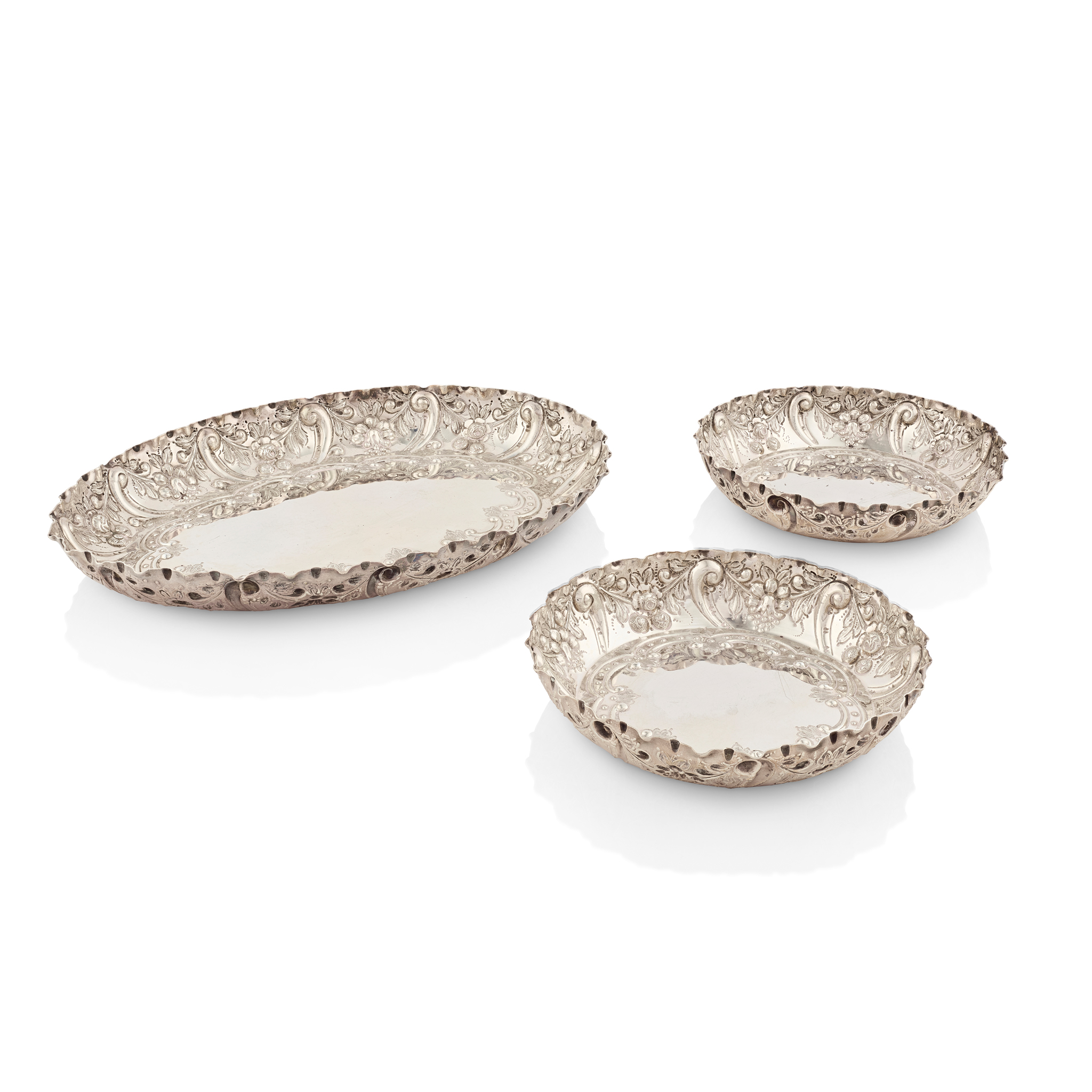 A LATE VICTORIAN CASED DESSERT SERVICE