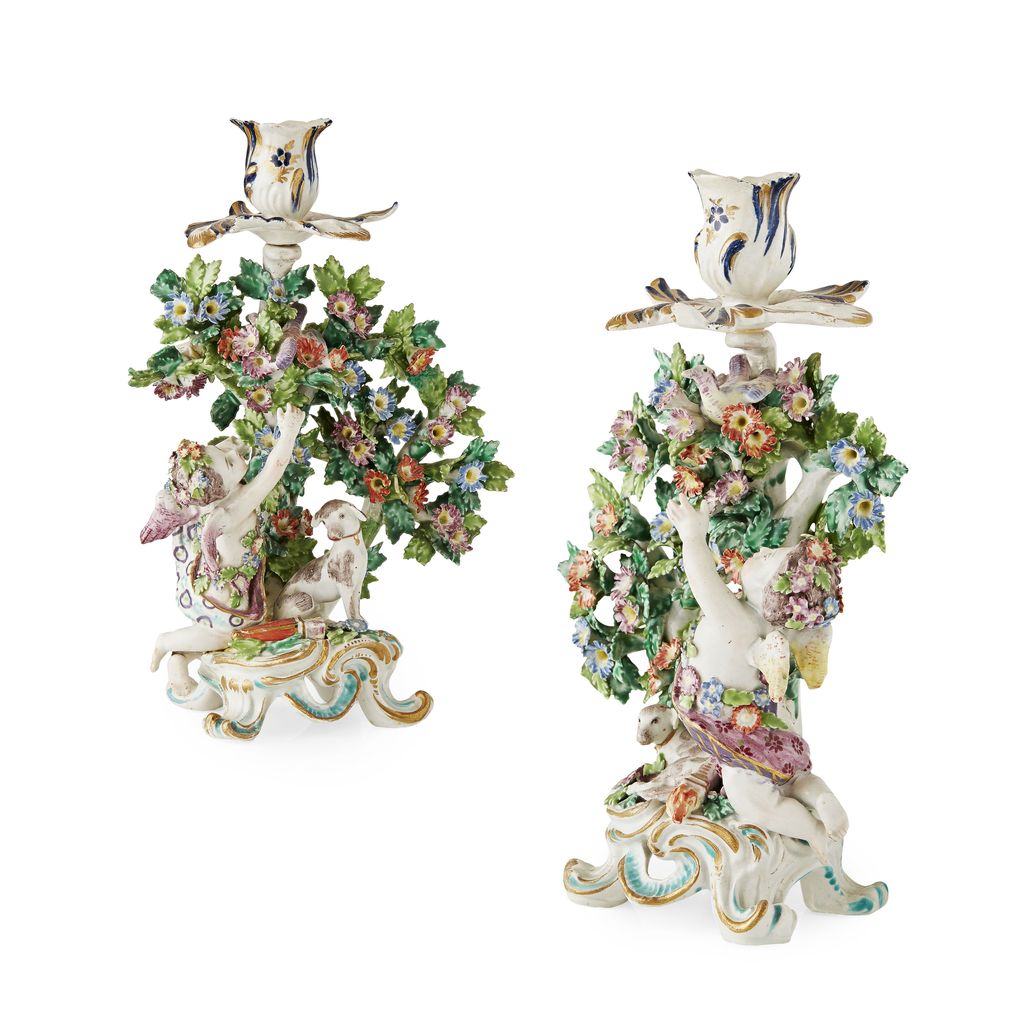 PAIR OF CHELSEA-BOW PORCELAIN CANDLESTICKS