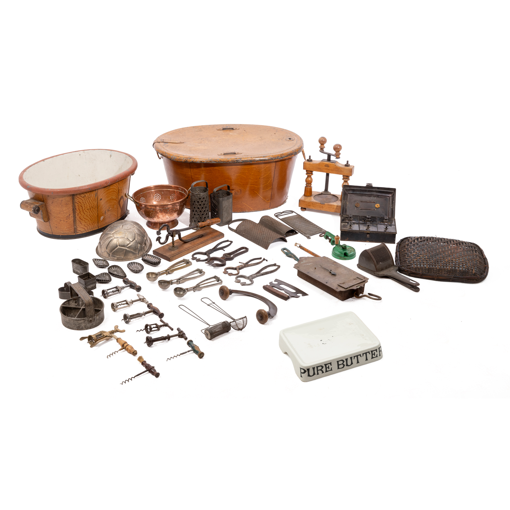 A COLLECTION OF KITCHENALIA