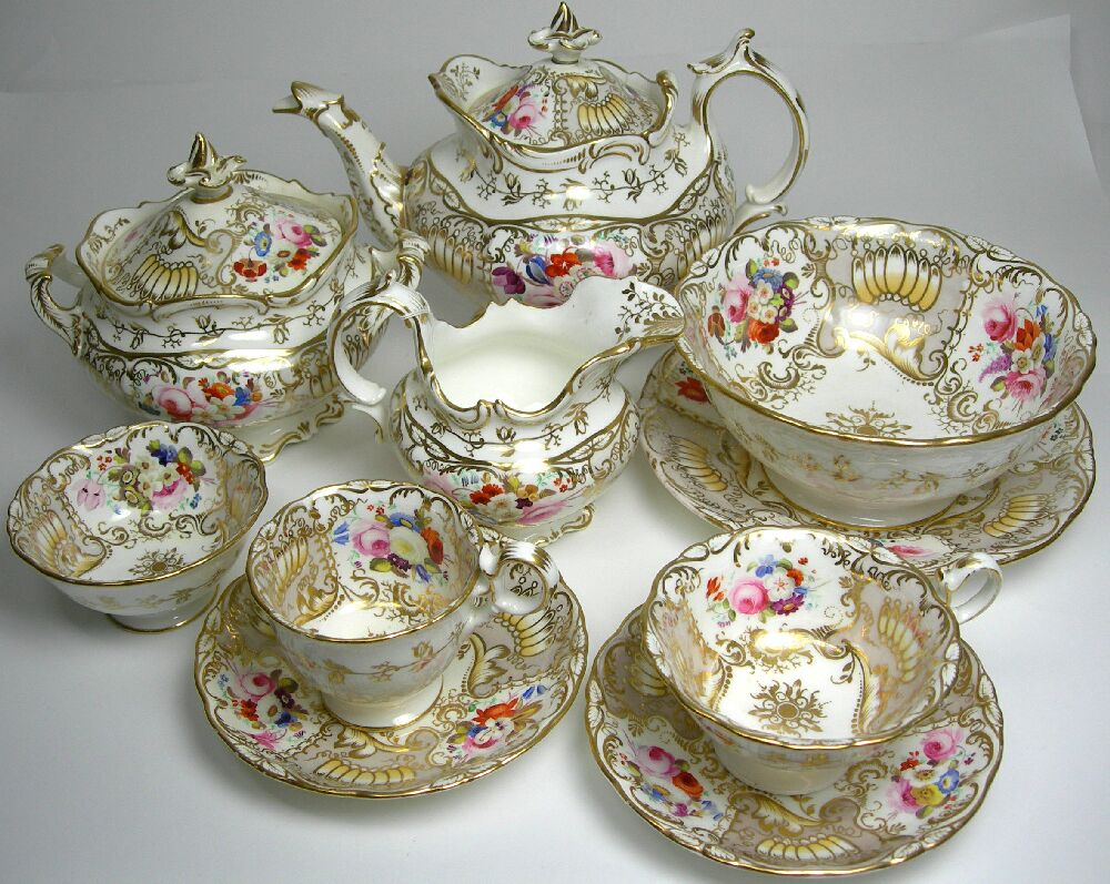 ENGLISH PORCELAIN TEA SERVICE