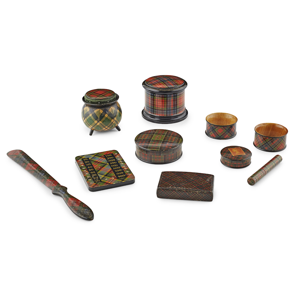 A GROUP OF MAUCHLINE TARTANWARE