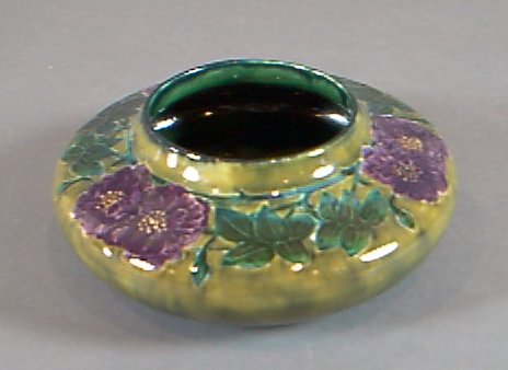 A Morrisware circular bowl
