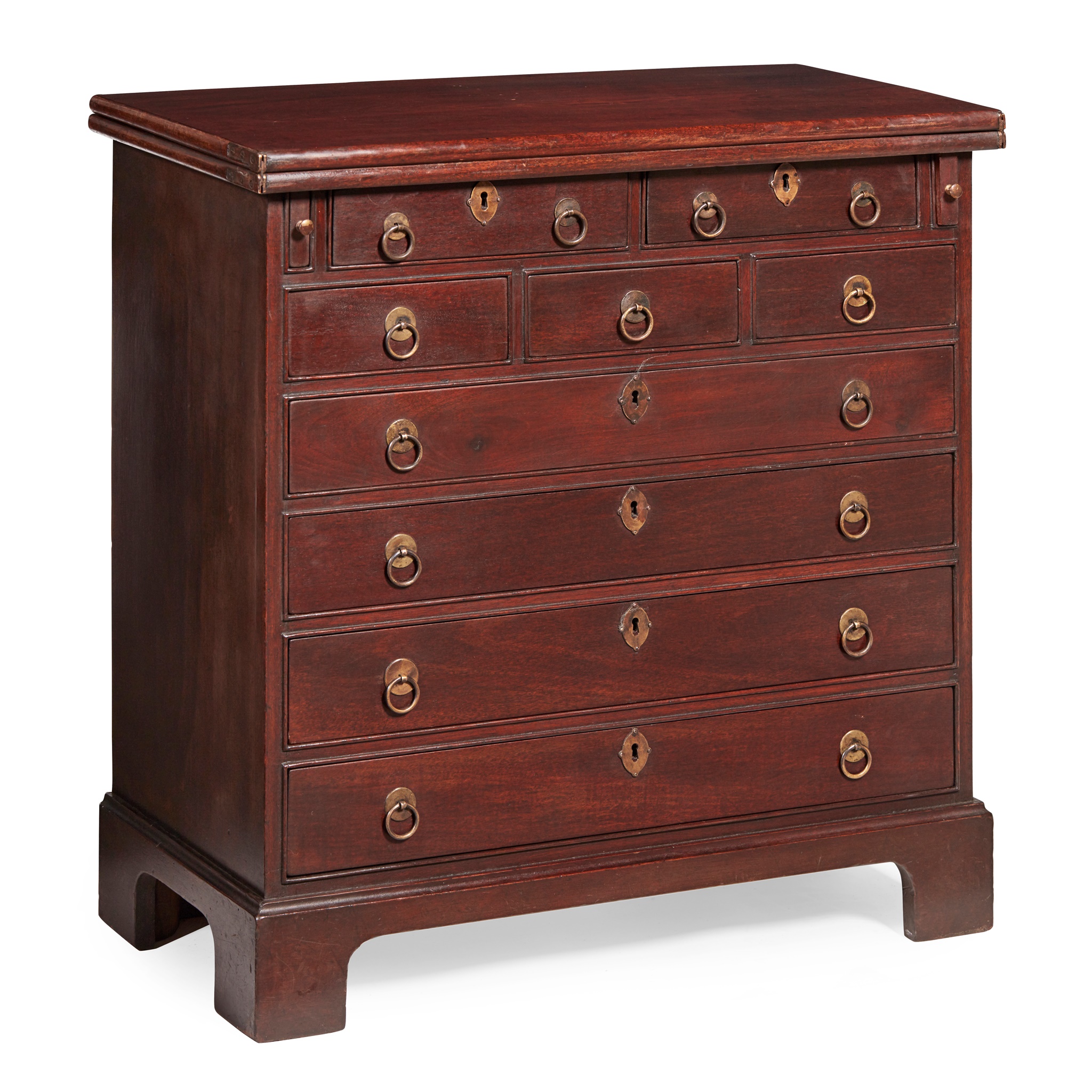 GEORGE III MAHOGANY BACHELOR'S CHEST OF DRAWERS
