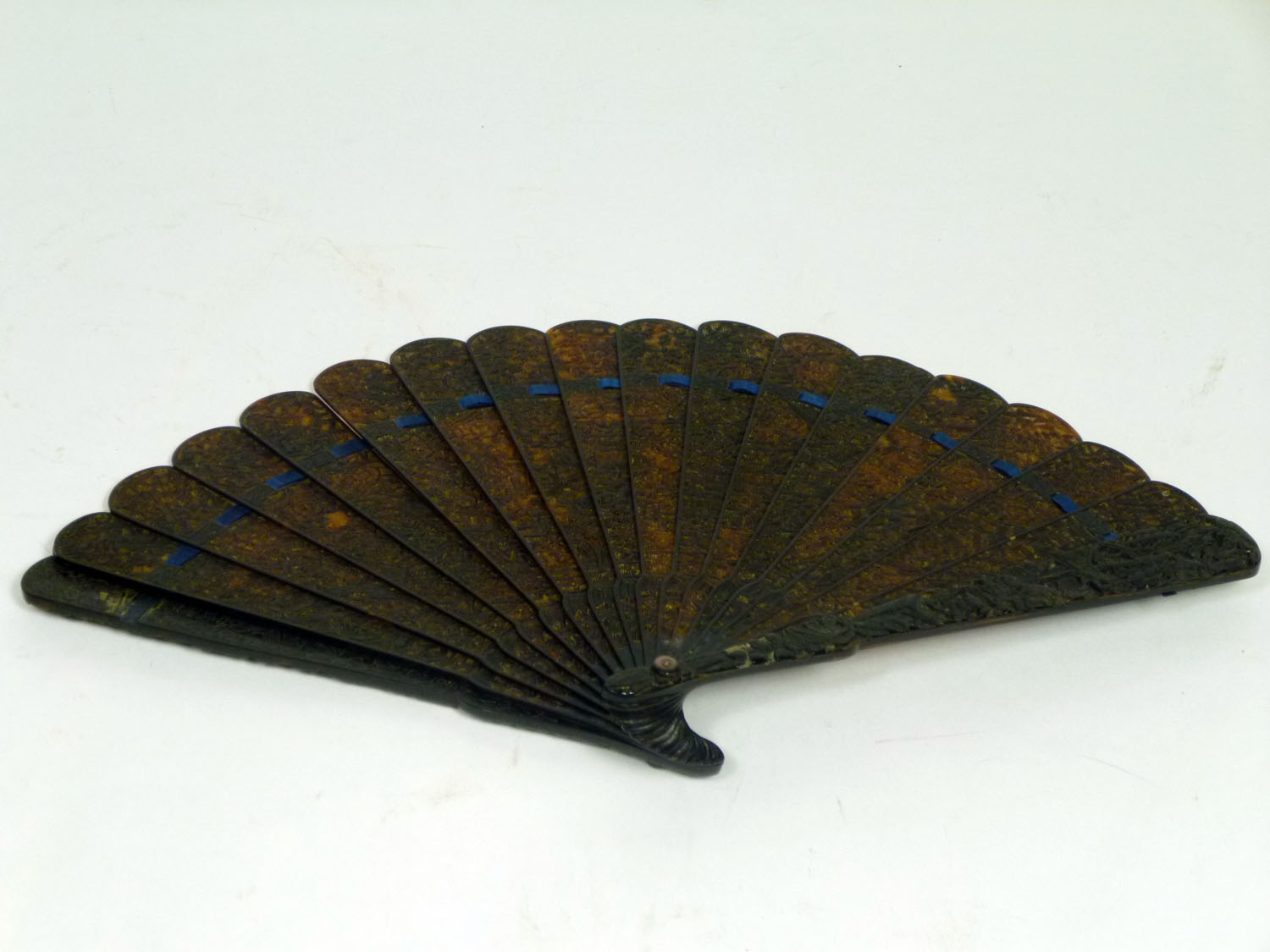 CHINESE EXPORT TORTOISESHELL FAN