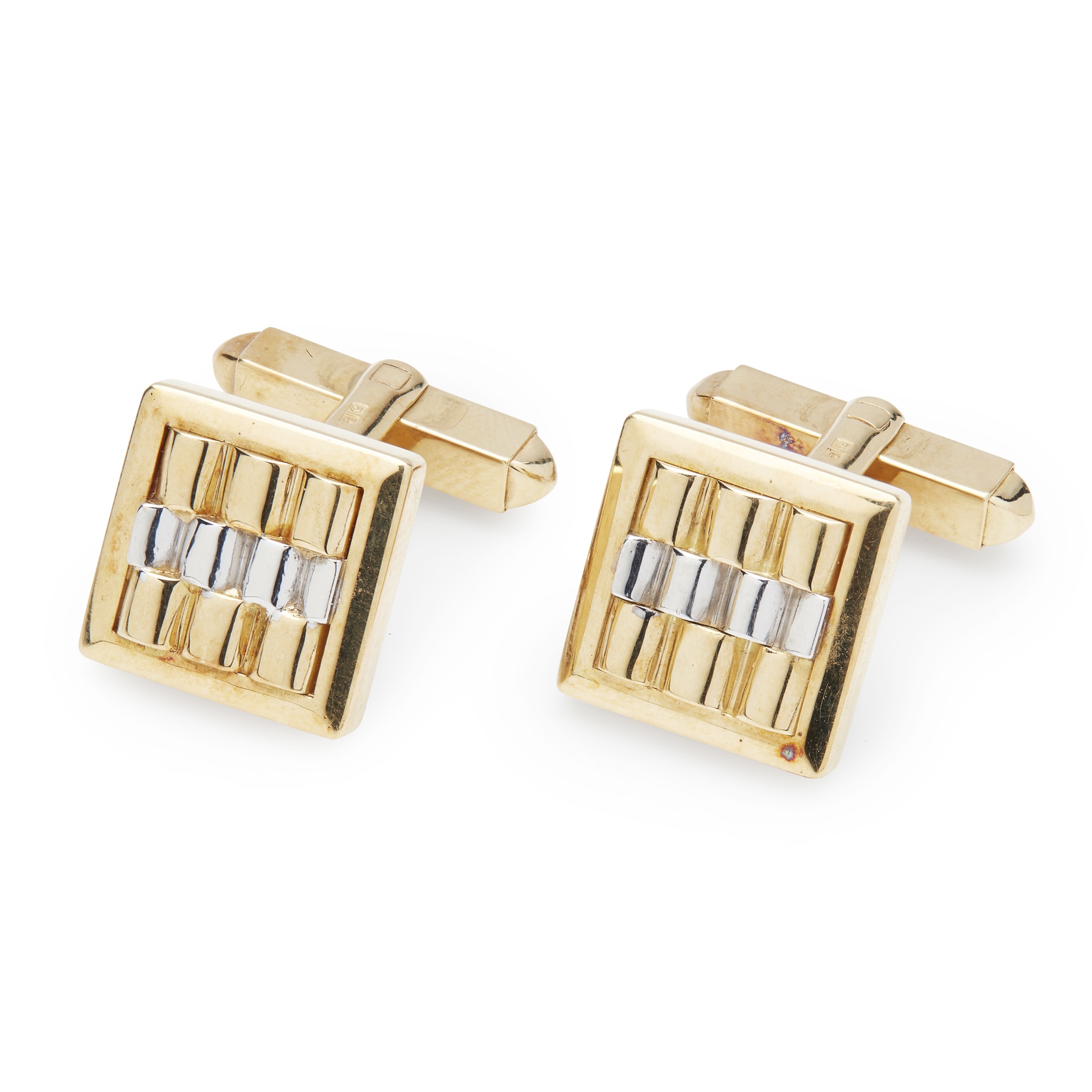 A pair of cufflinks