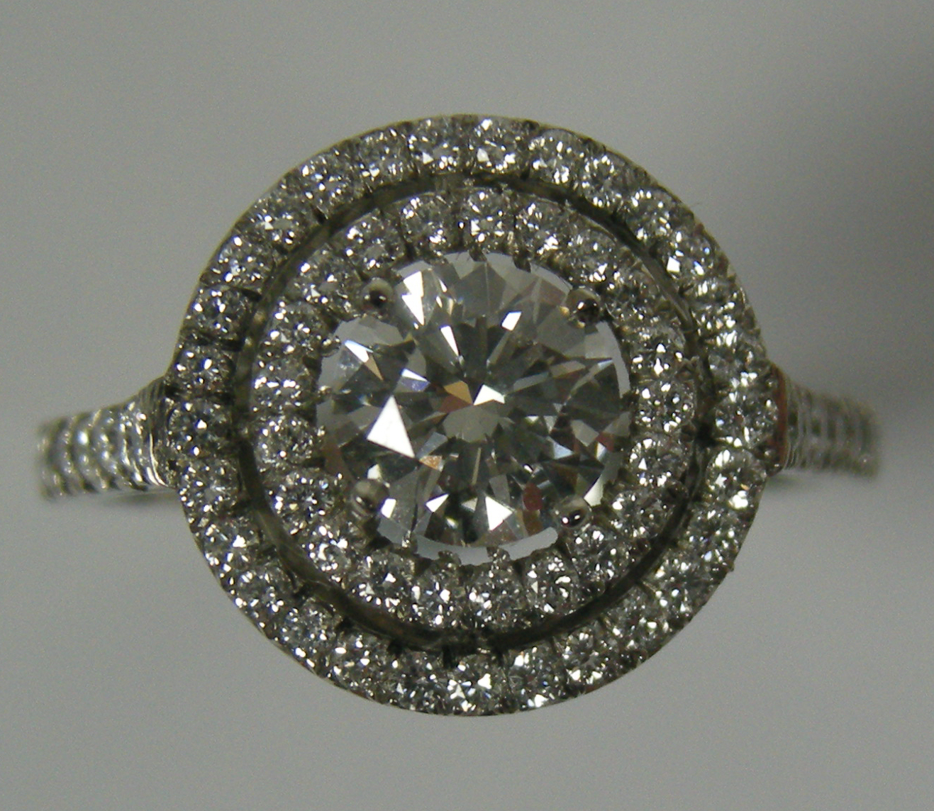 An all diamond cluster ring