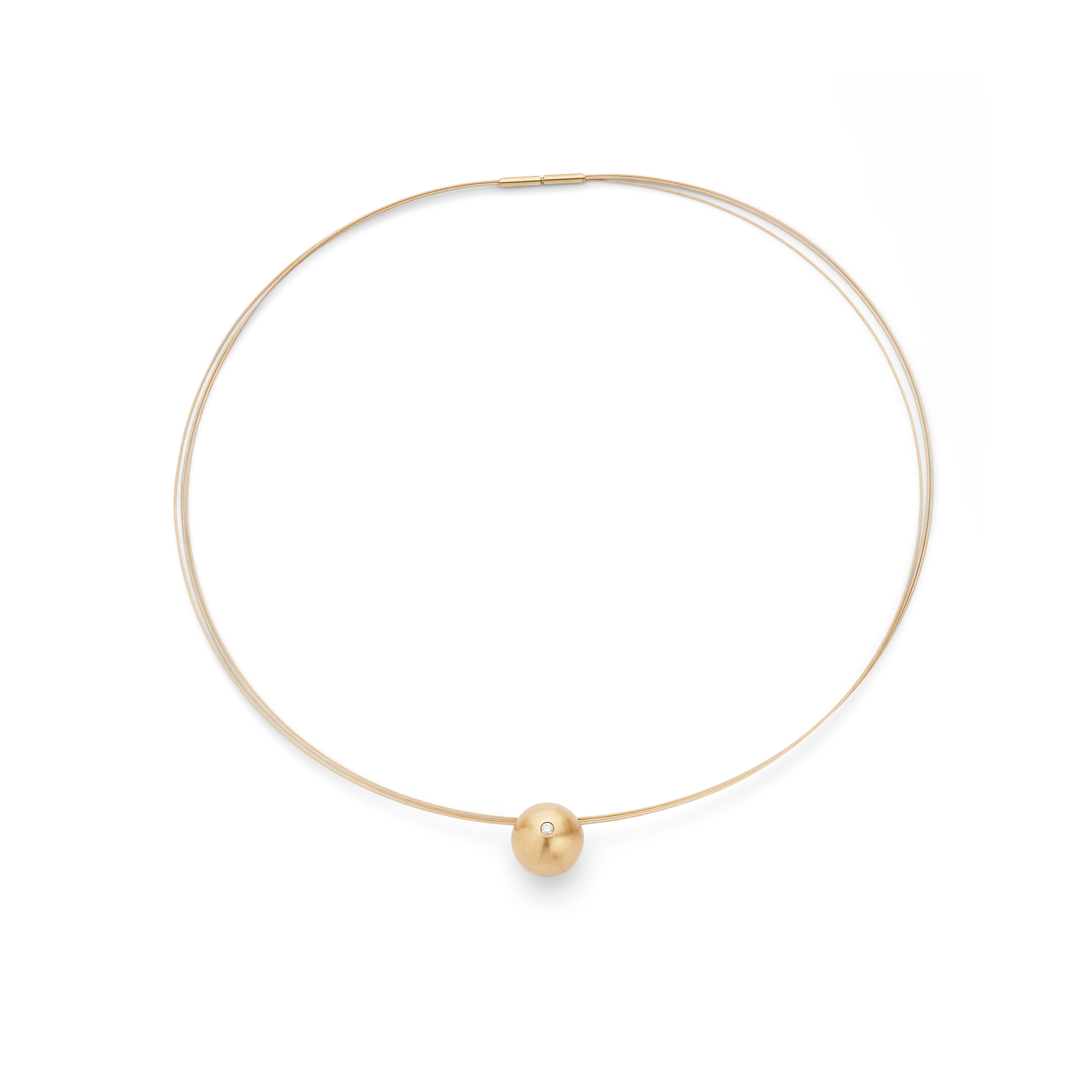 A diamond pendant necklace