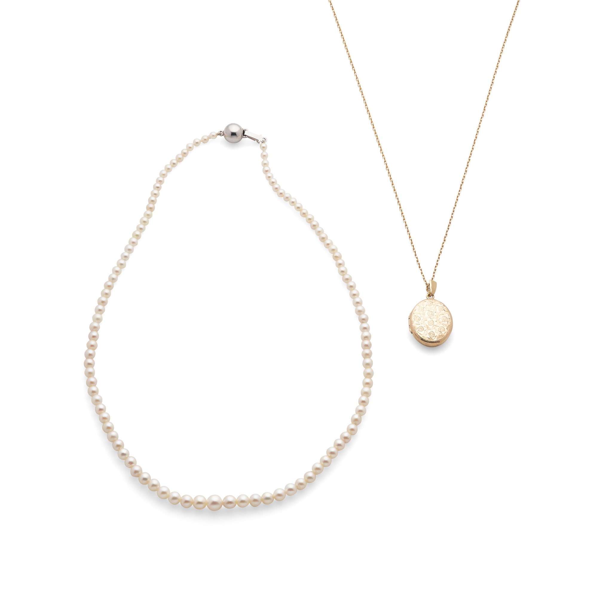 A cultured pearl necklace