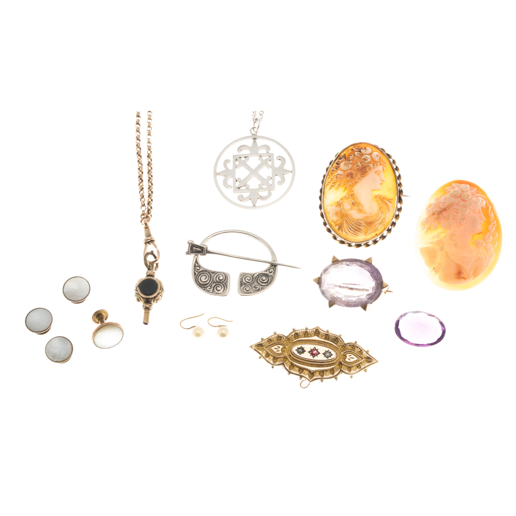 A collection of jewellery