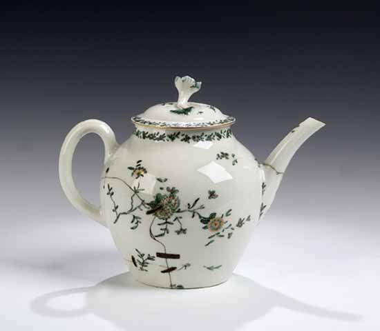 A Worcester globuar teapot,