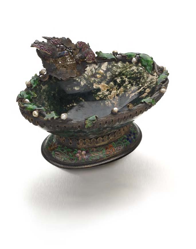 A novelty miniature gem set moss agate dish,