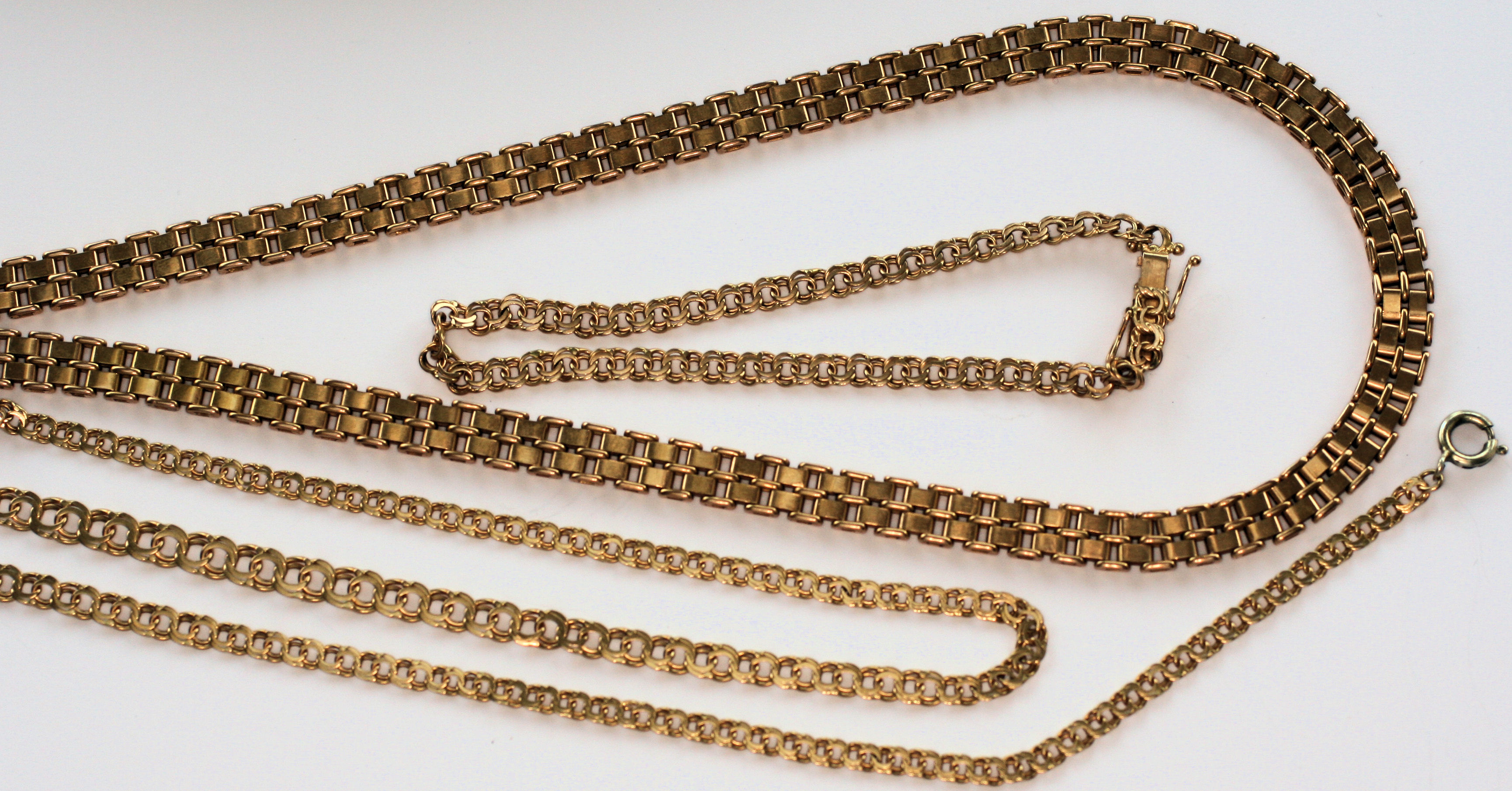 An 18ct gold neck chain of polished links