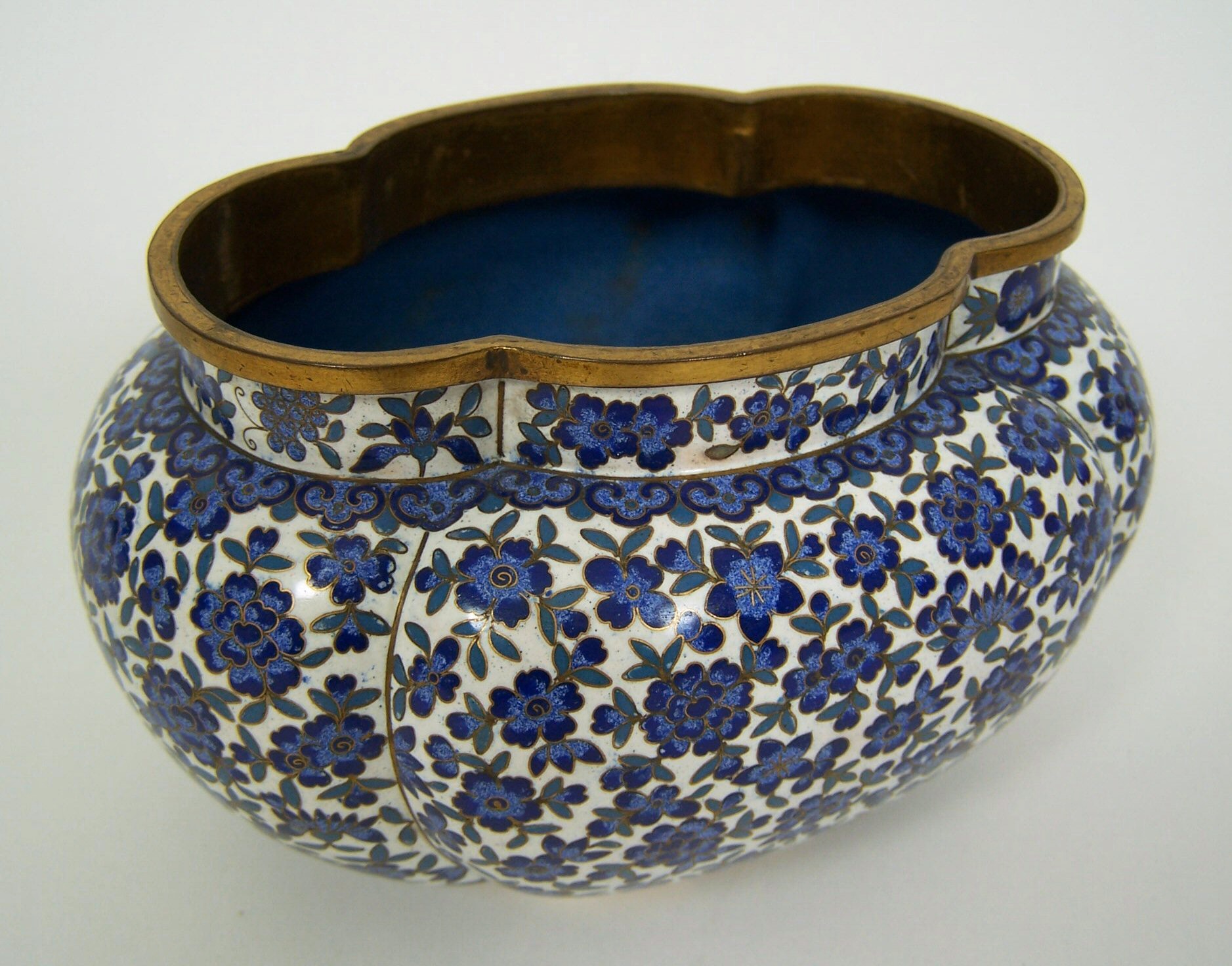 A Chinese 20th century lobed cloisonne bowl