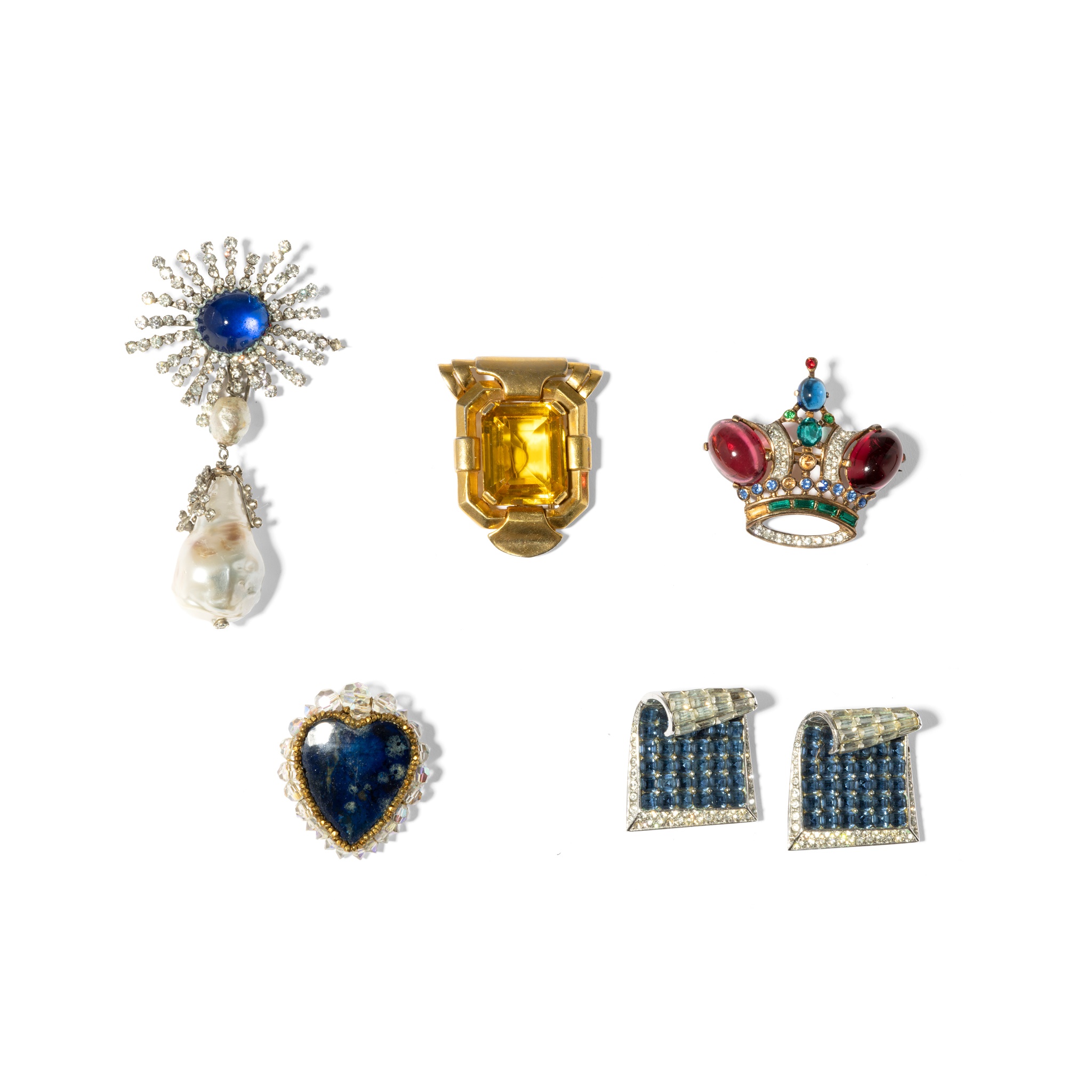 A collection of costume jewellery