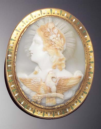 A Victorian gold mounted oval shell cameo brooch,