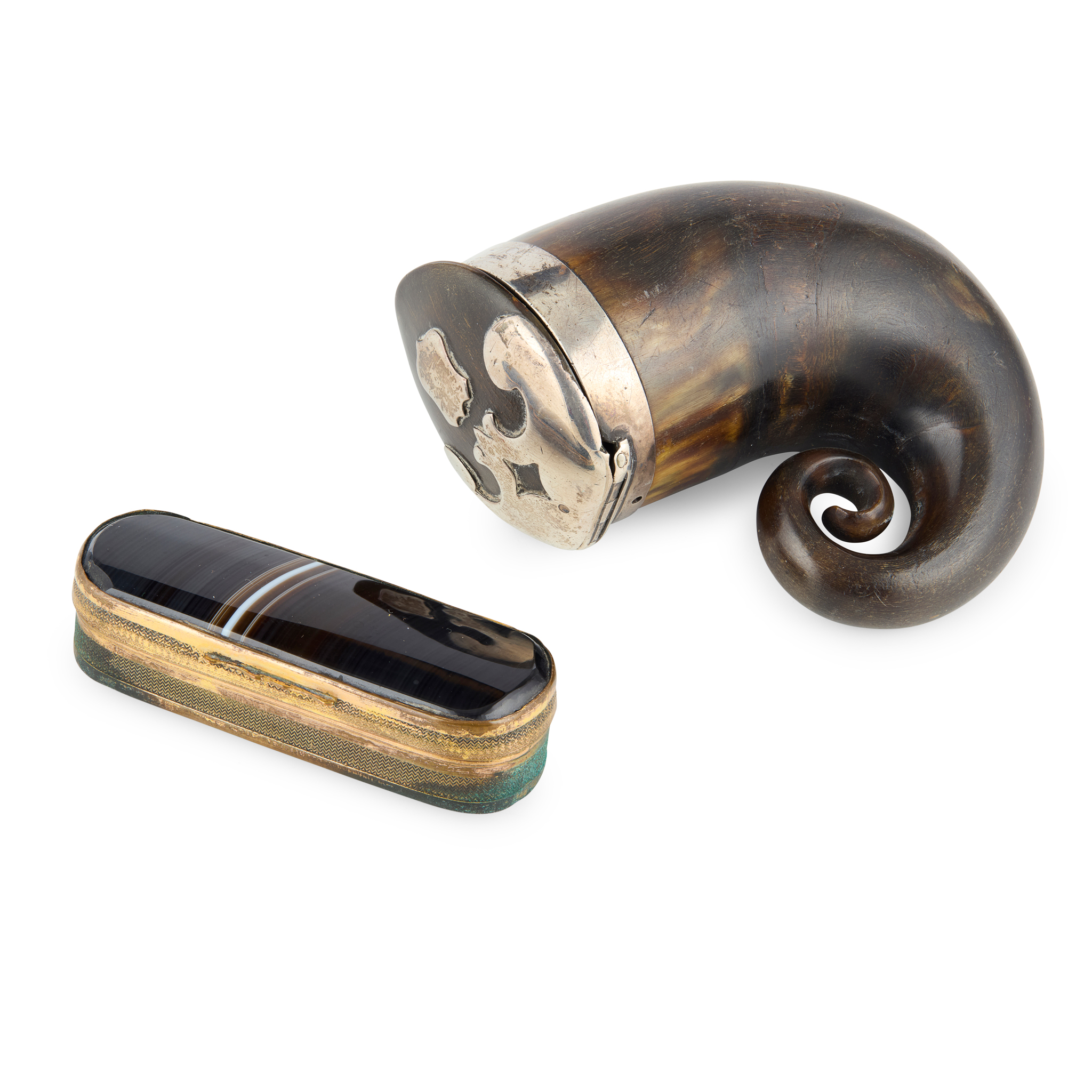 A CURLY HORN SNUFF MULL