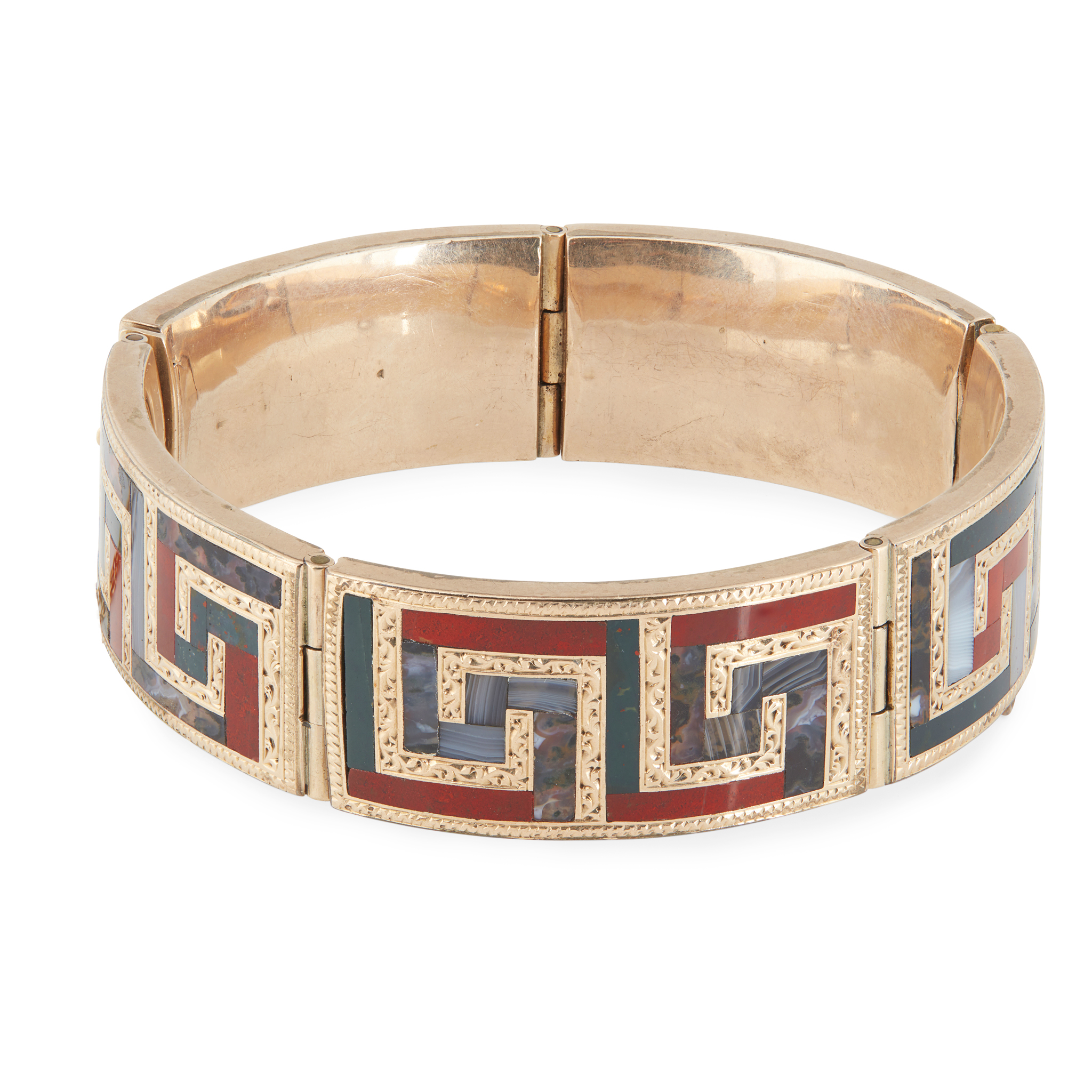 A SCOTTISH VICTORIAN AGATE SET BRACELET