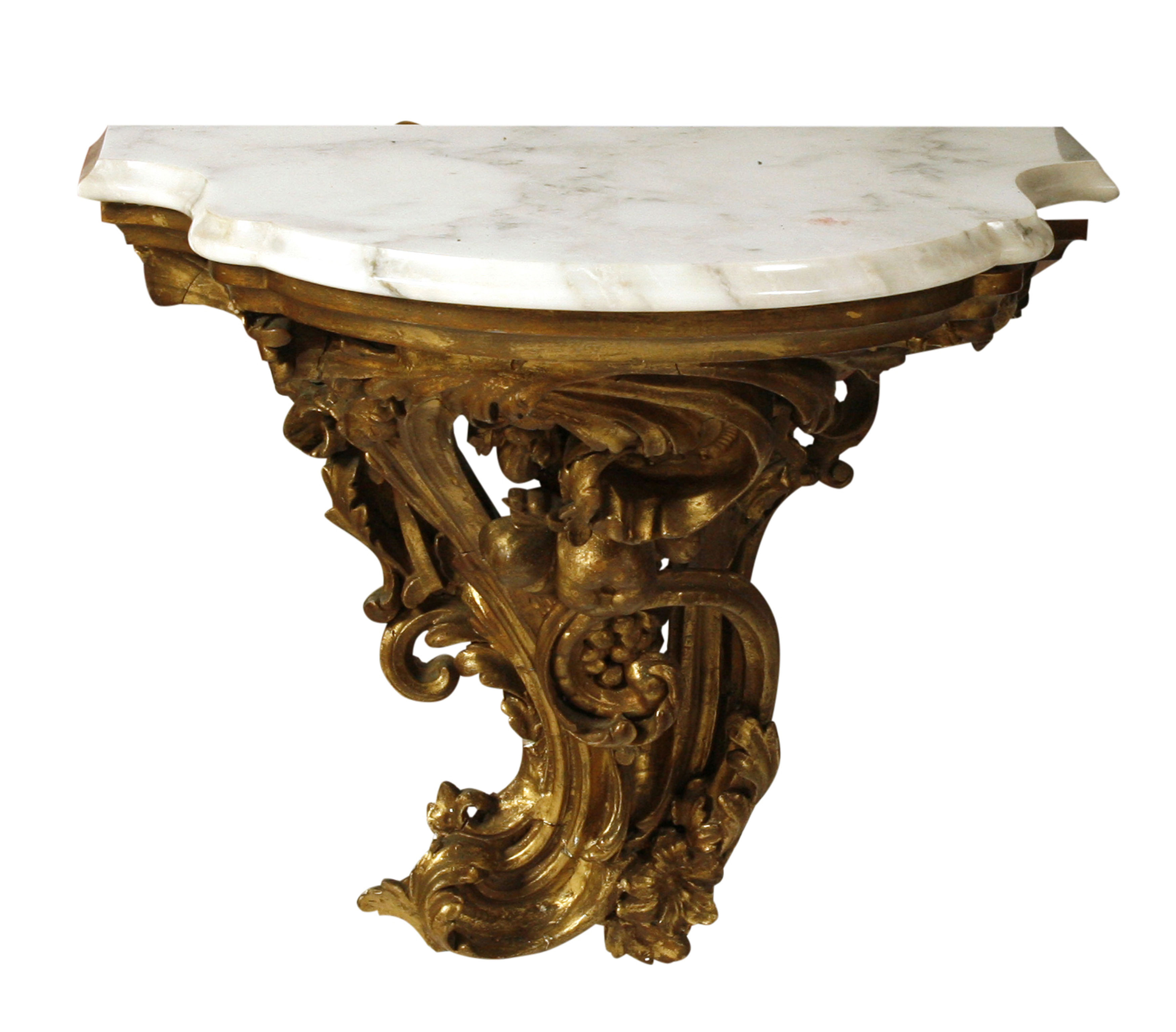 CARVED GILTWOOD AND GESSO WALL BRACKET