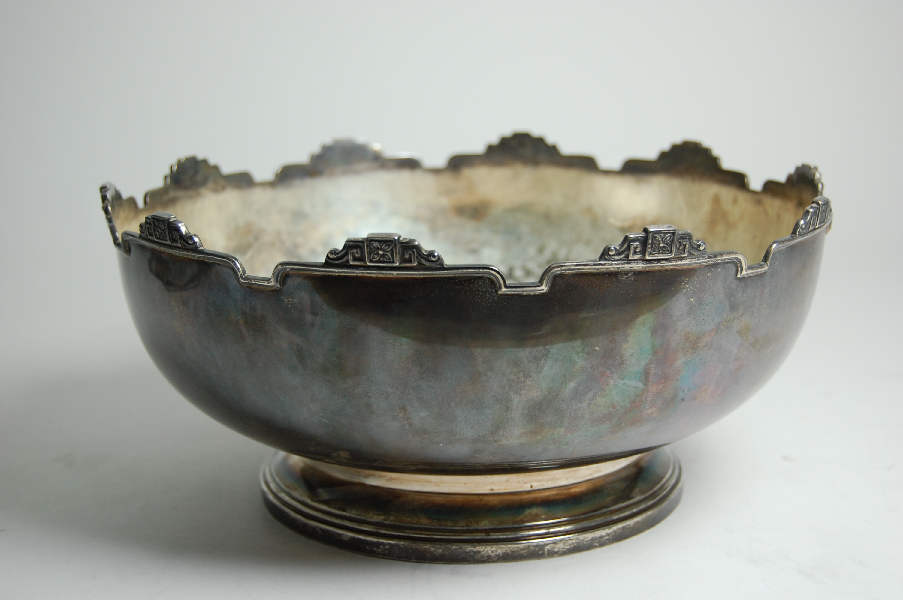 An Art Deco silver bowl