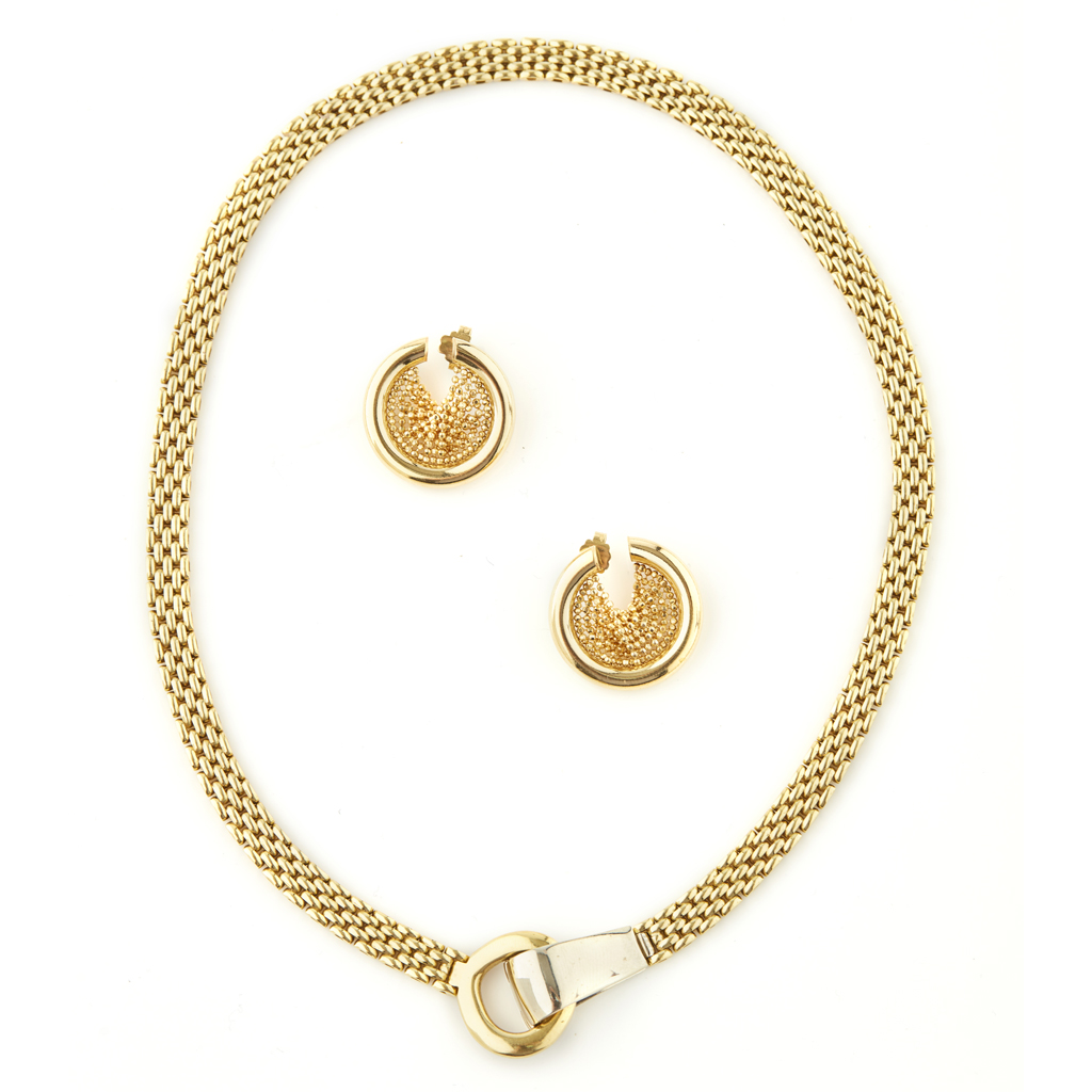 A modern brick link necklace