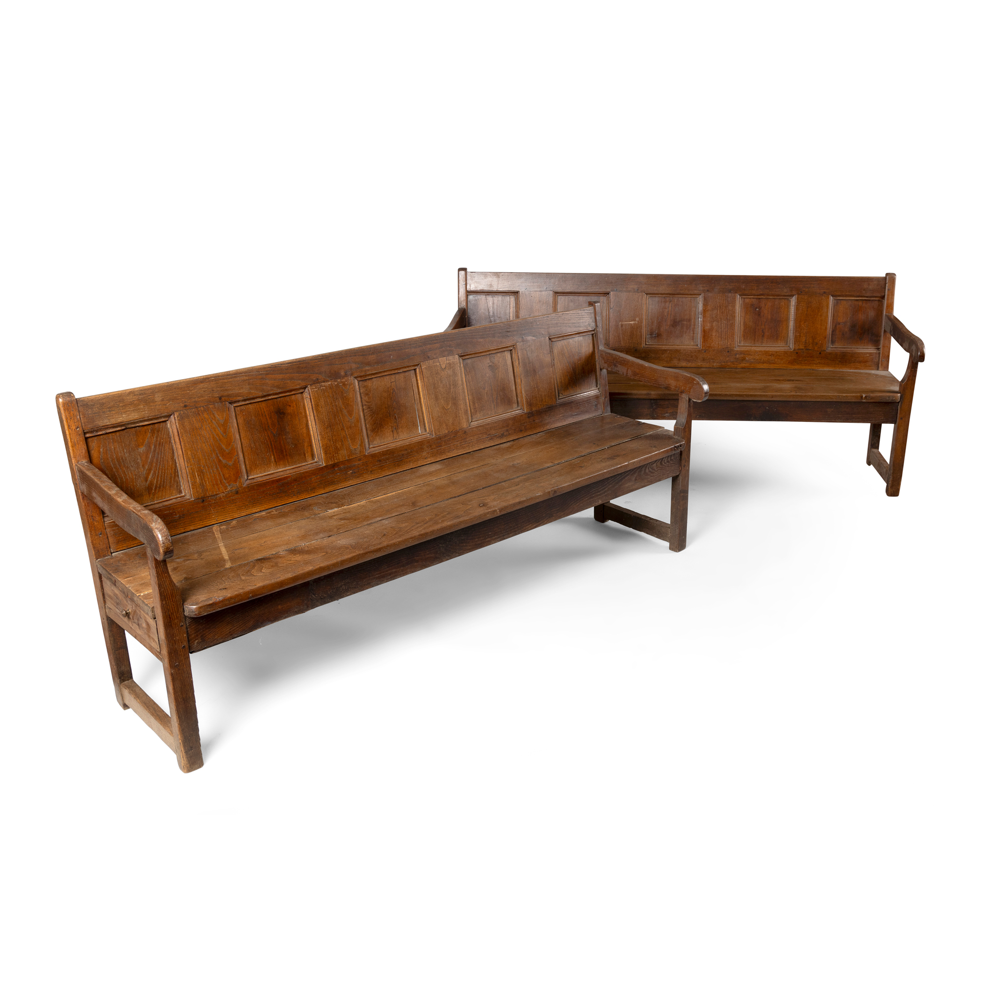 A PAIR OF OAK SETTLES