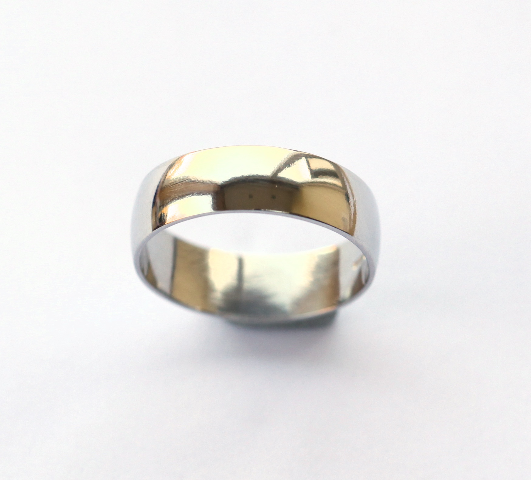 A gentleman's platinum band